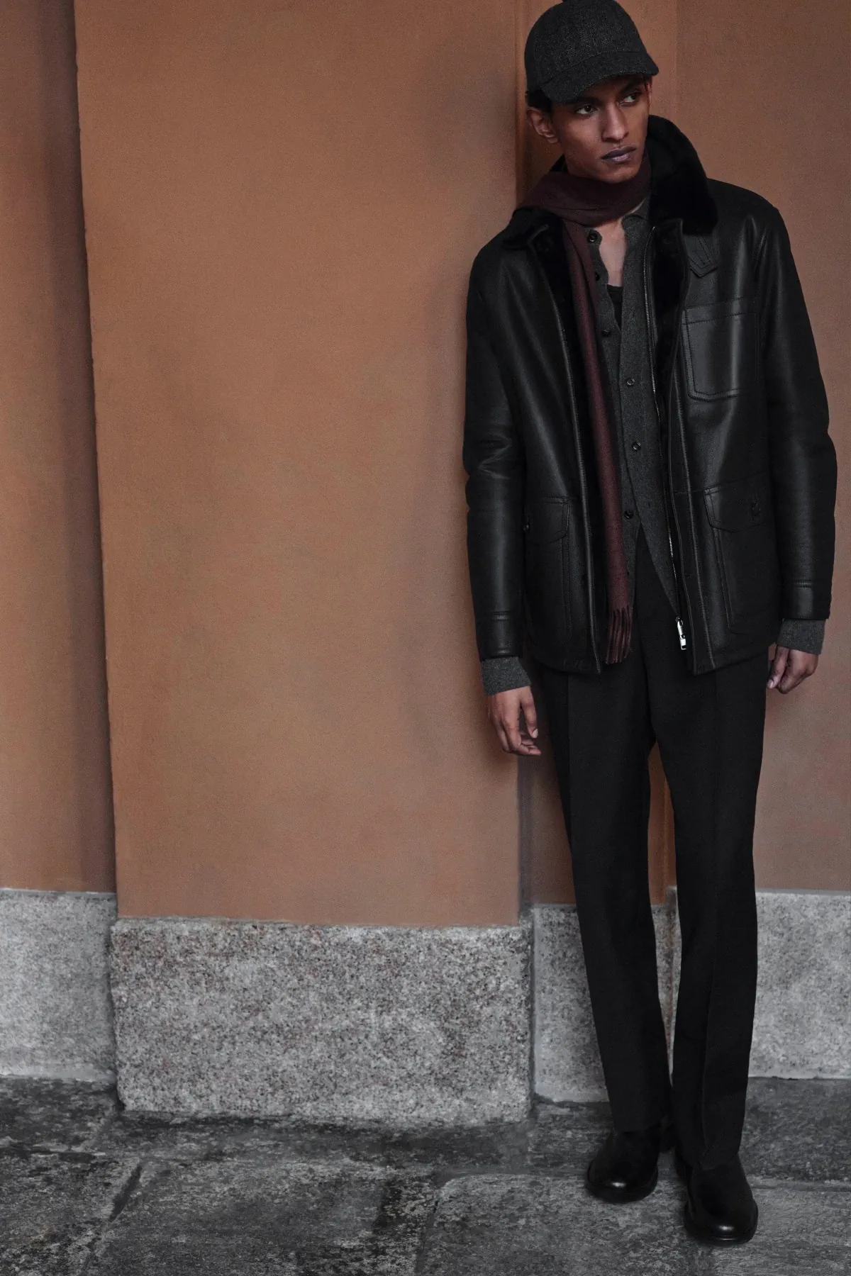 La collection Brioni automne 2025 célèbre la légèreté et le mouvement à Milan