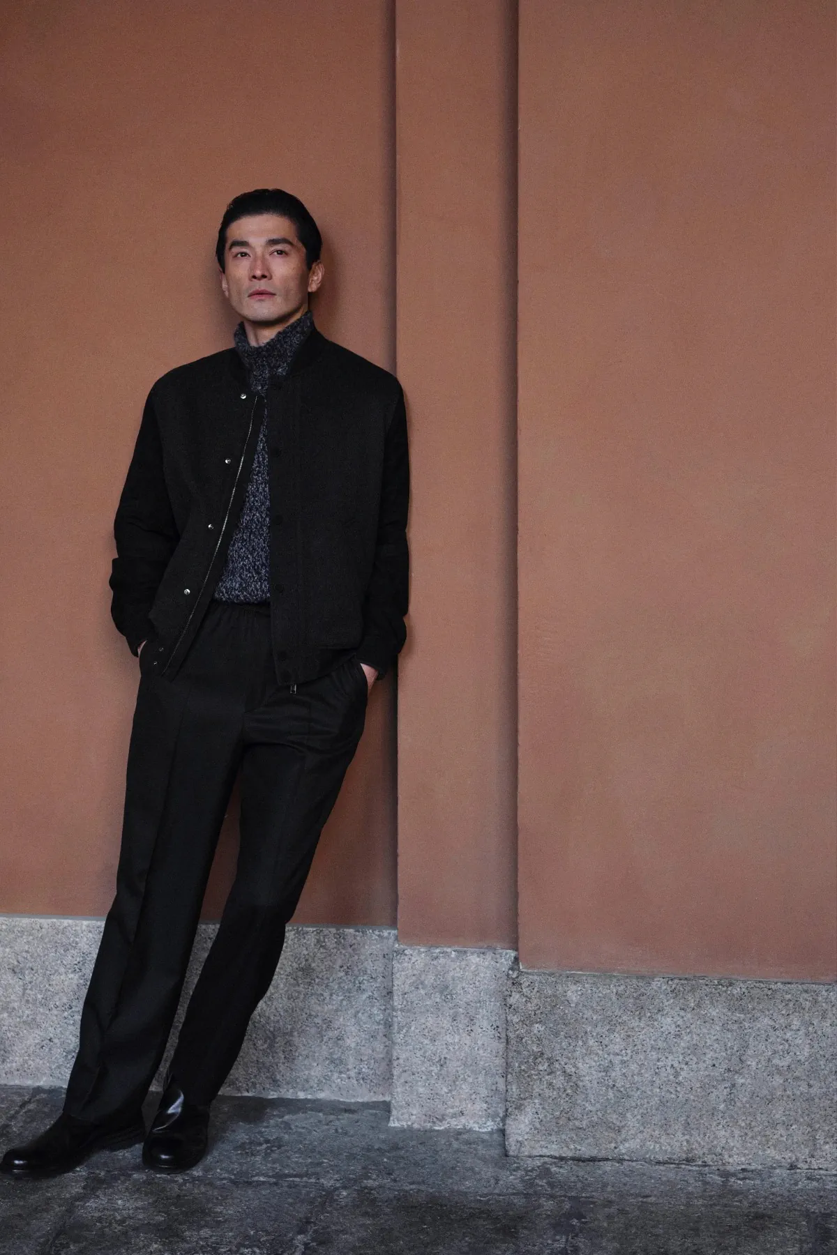 La collection Brioni automne 2025 célèbre la légèreté et le mouvement à Milan