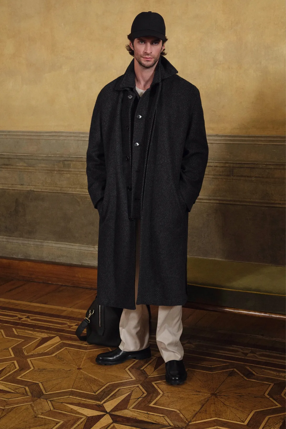 La collection Brioni automne 2025 célèbre la légèreté et le mouvement à Milan
