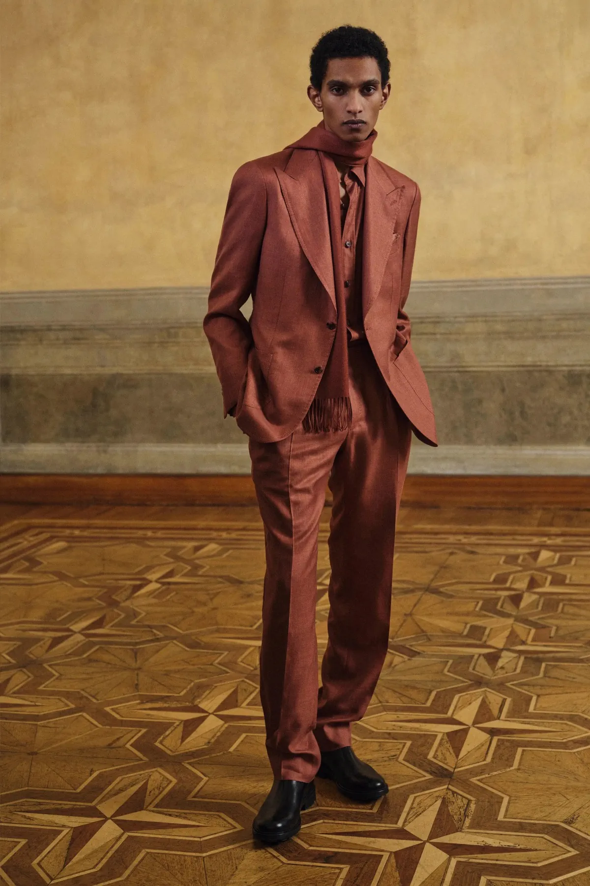 La collection Brioni automne 2025 célèbre la légèreté et le mouvement à Milan