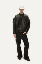 Courreges Fall Winter 2025 1 La collection courrèges Automne 2025 pour hommes allie l'esthétique de la moto à la haute couture