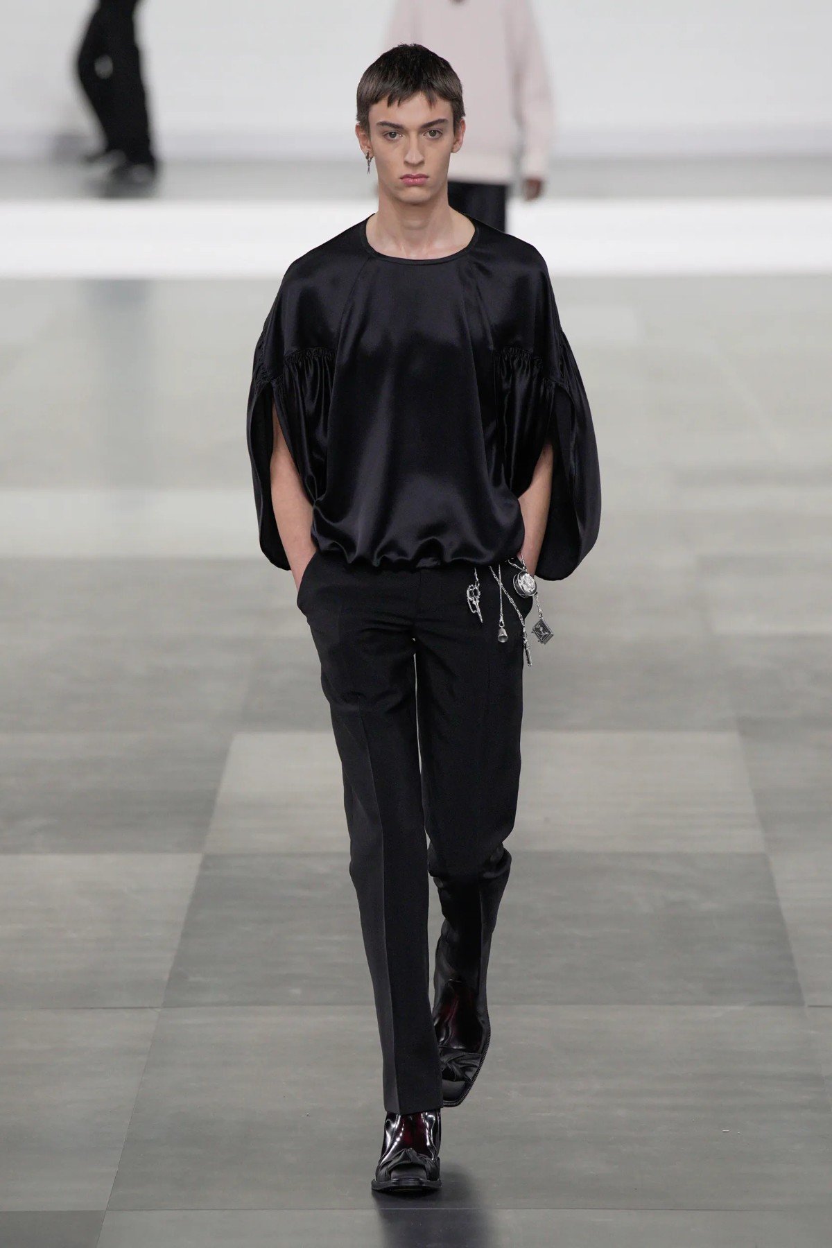 DIOR Men embrasse un luxe tranquille avec une précision intemporelle pour l'automne 2025