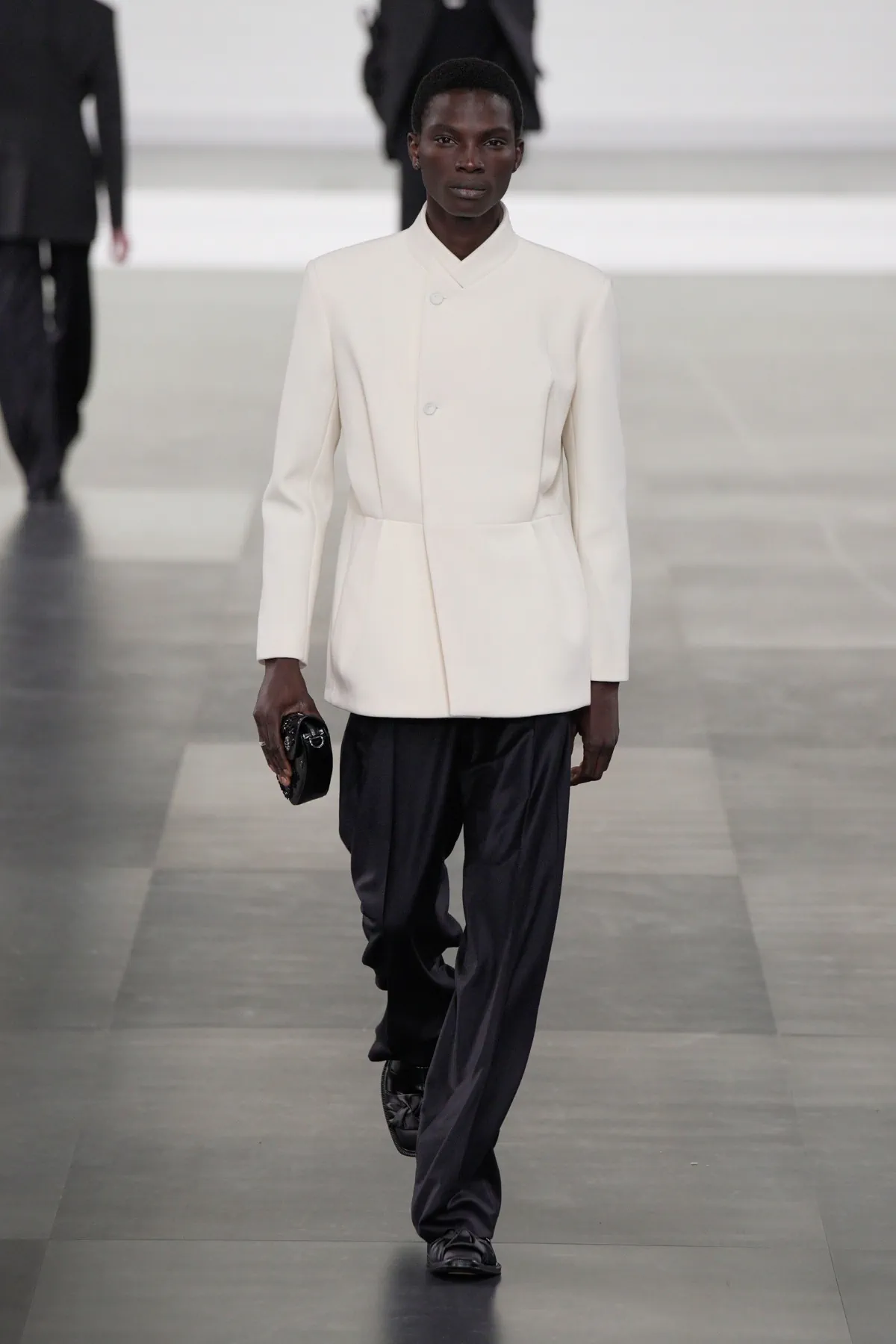 DIOR Men embrasse un luxe tranquille avec une précision intemporelle pour l'automne 2025