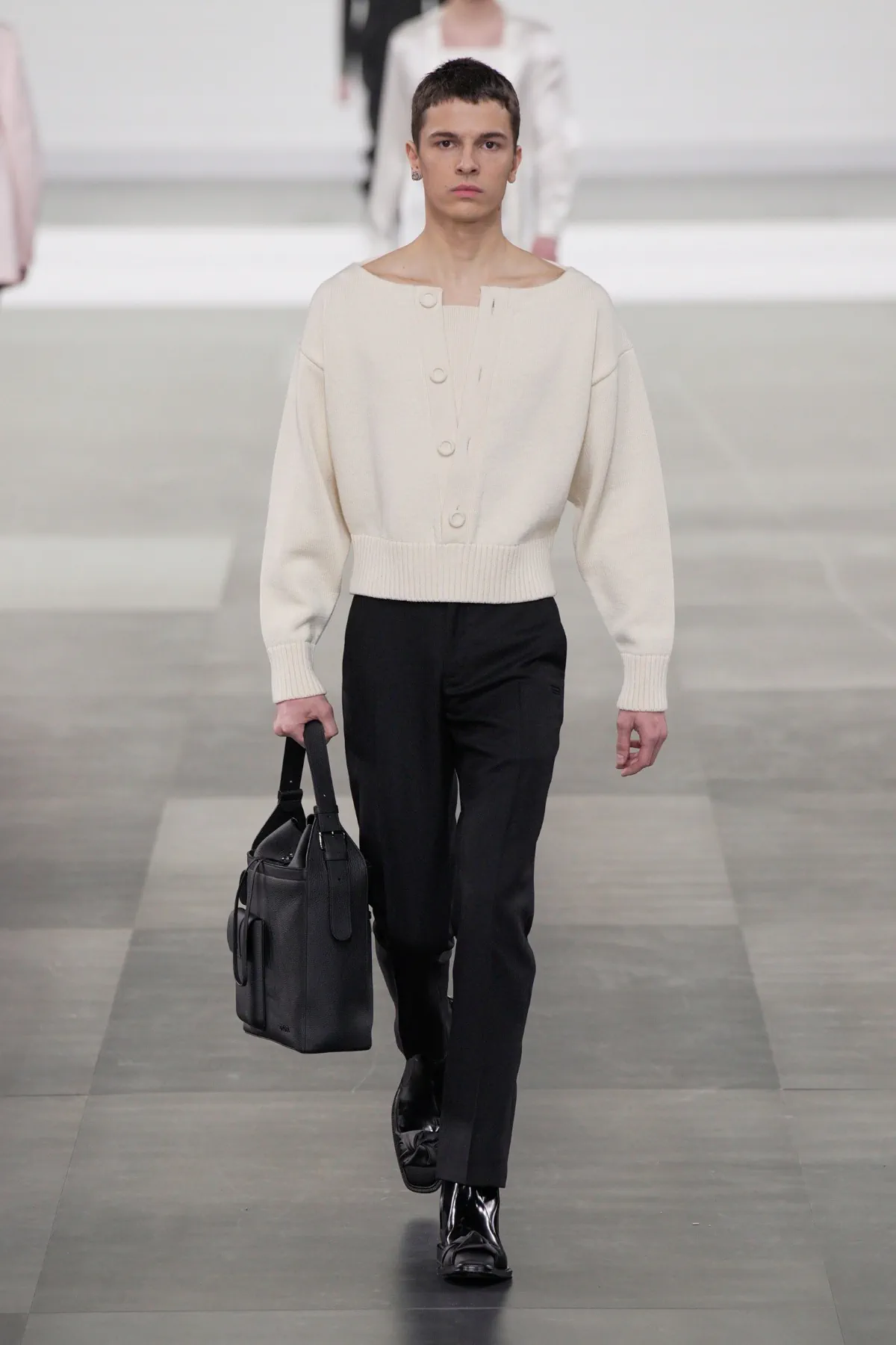 DIOR Men embrasse un luxe tranquille avec une précision intemporelle pour l'automne 2025