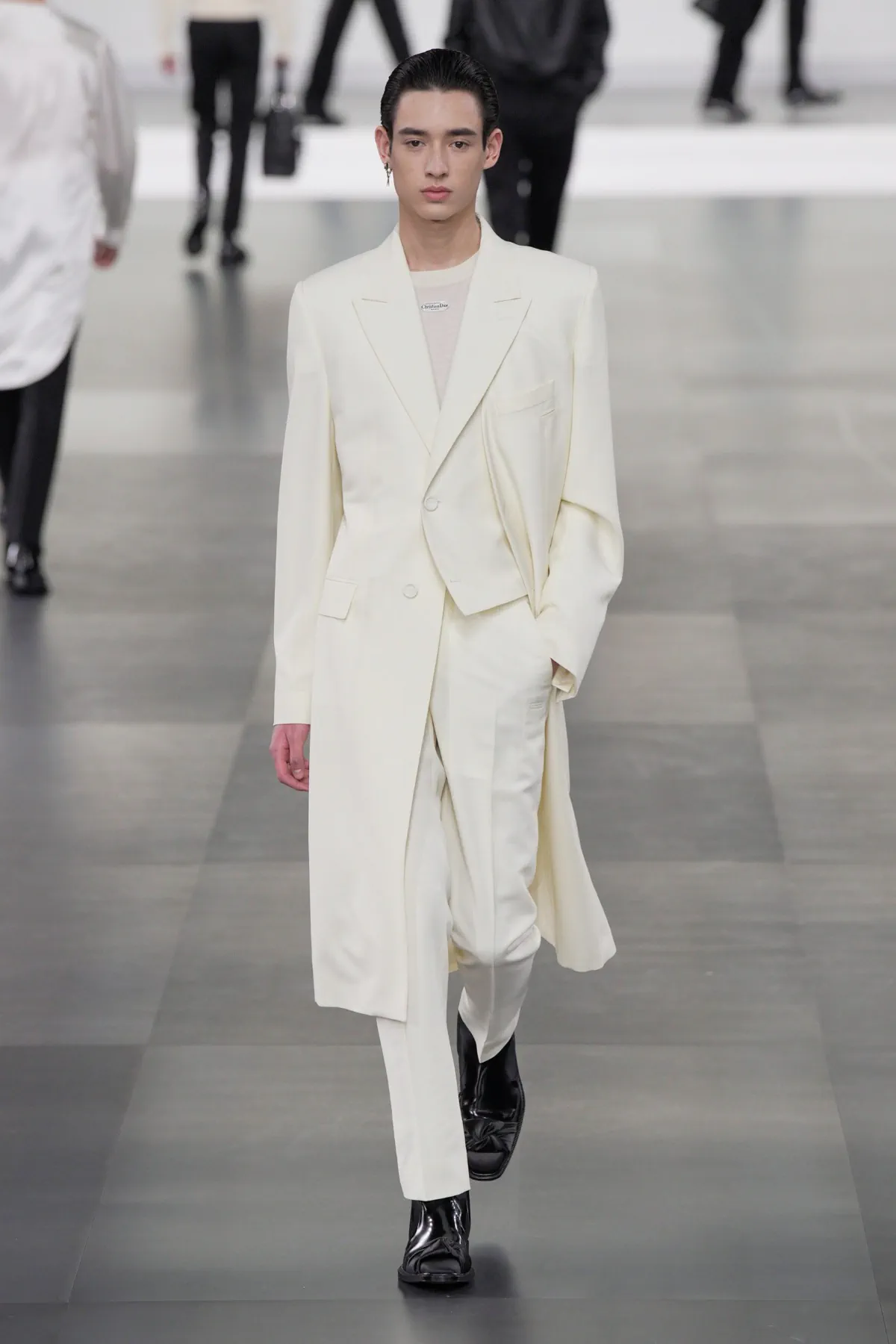 DIOR Men embrasse un luxe tranquille avec une précision intemporelle pour l'automne 2025