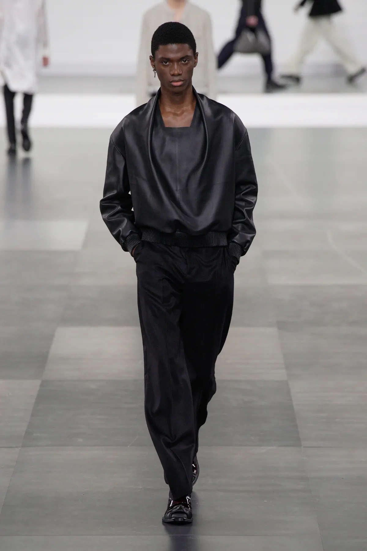DIOR Men embrasse un luxe tranquille avec une précision intemporelle pour l'automne 2025