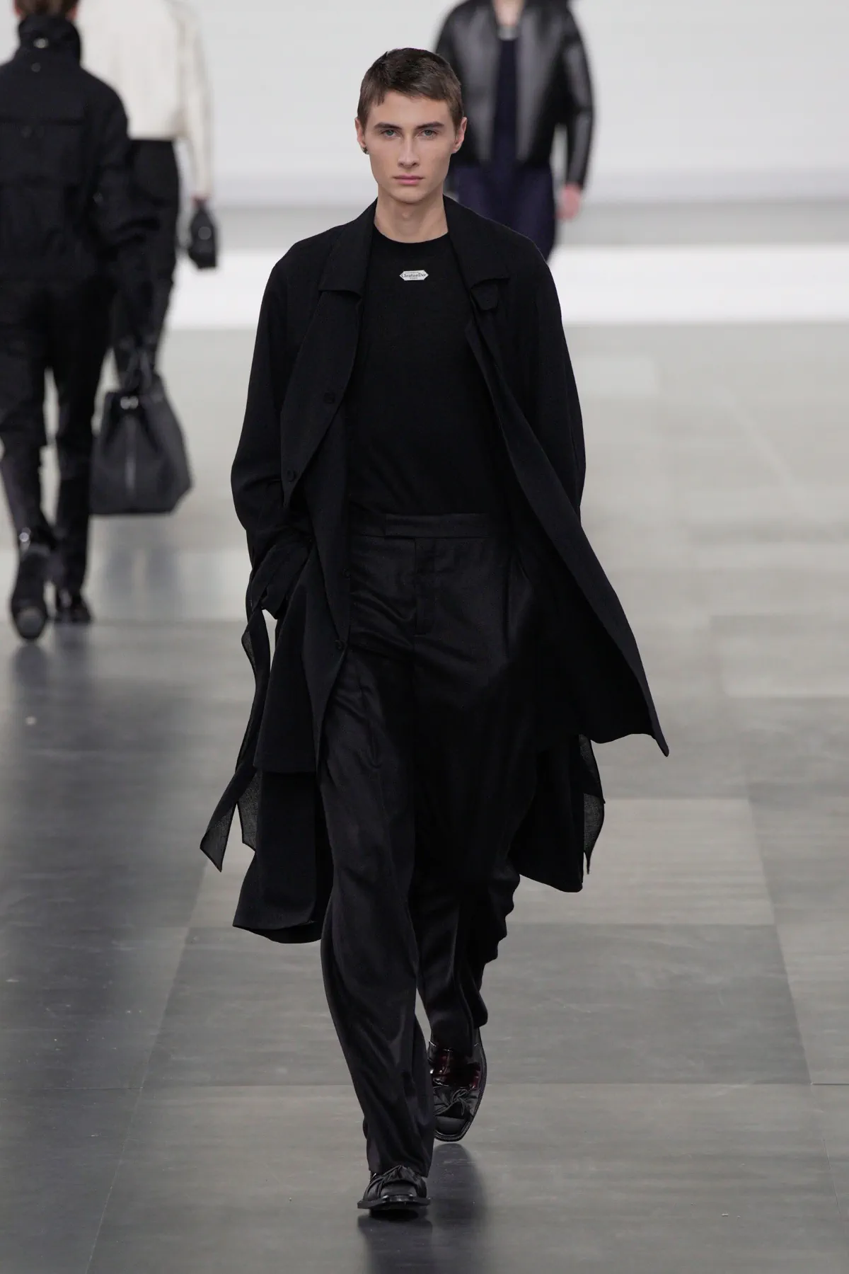 DIOR Men embrasse un luxe tranquille avec une précision intemporelle pour l'automne 2025