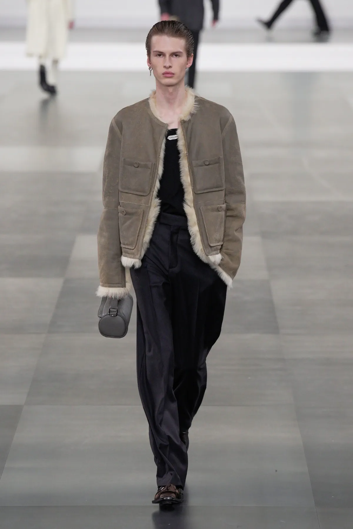 DIOR Men embrasse un luxe tranquille avec une précision intemporelle pour l'automne 2025