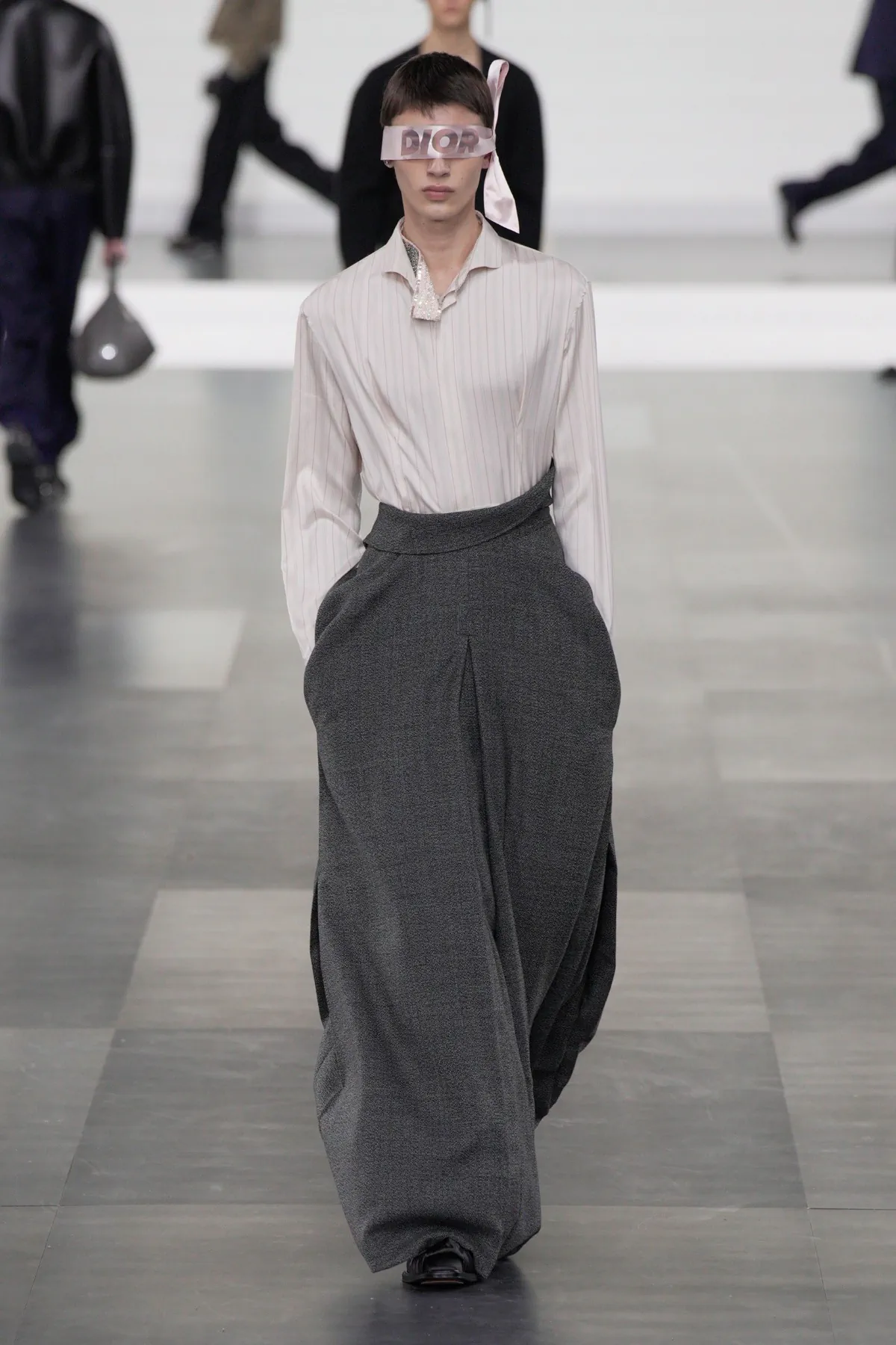 DIOR Men embrasse un luxe tranquille avec une précision intemporelle pour l'automne 2025