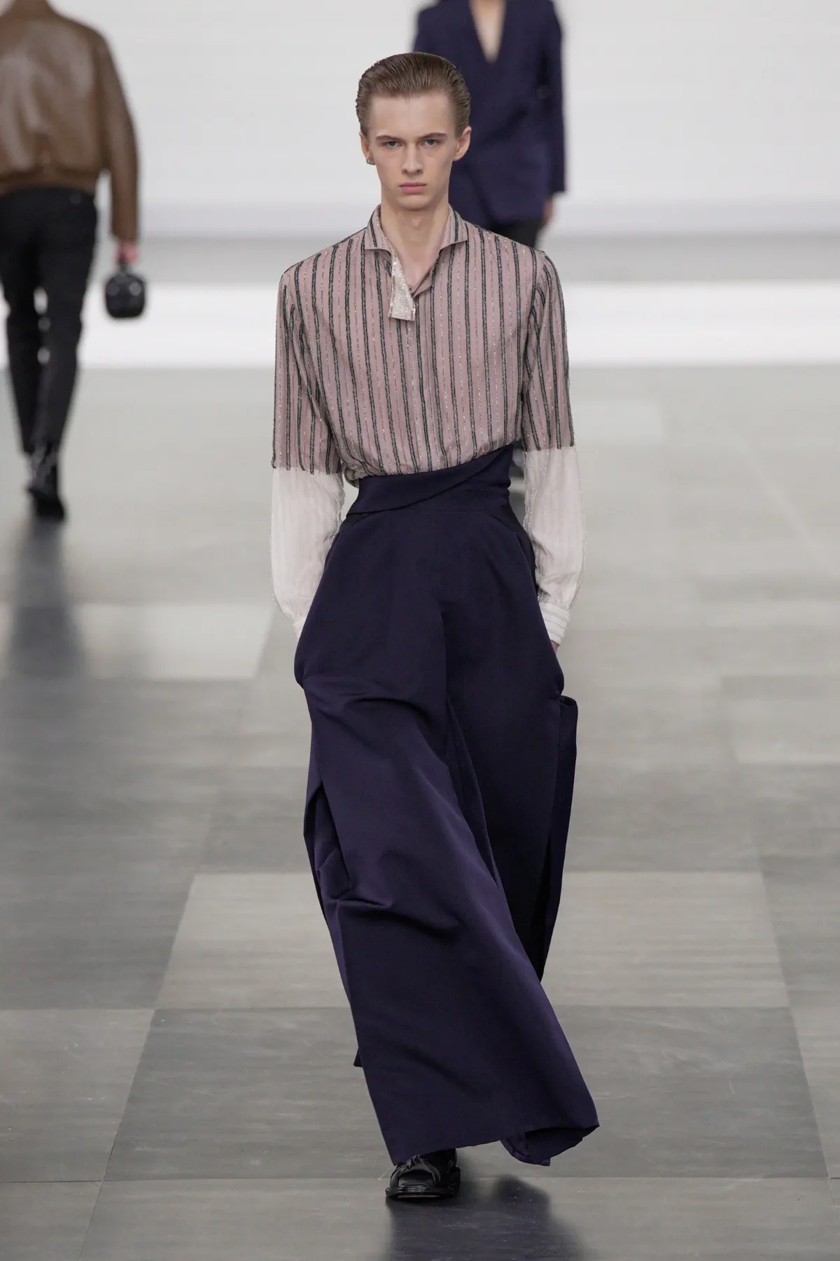 DIOR Men embrasse un luxe tranquille avec une précision intemporelle pour l'automne 2025