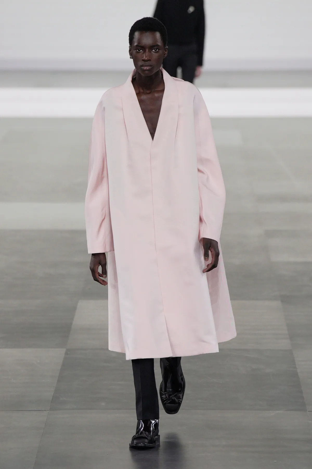 DIOR Men embrasse un luxe tranquille avec une précision intemporelle pour l'automne 2025