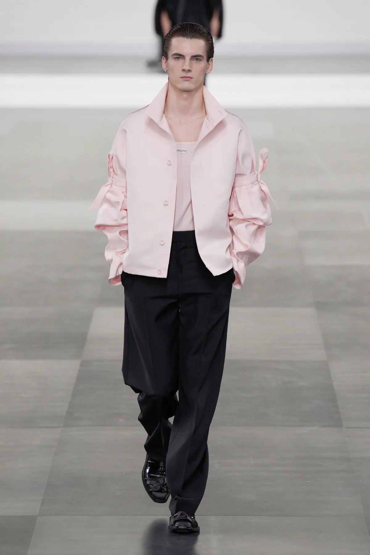 DIOR Men embrasse un luxe tranquille avec une précision intemporelle pour l'automne 2025