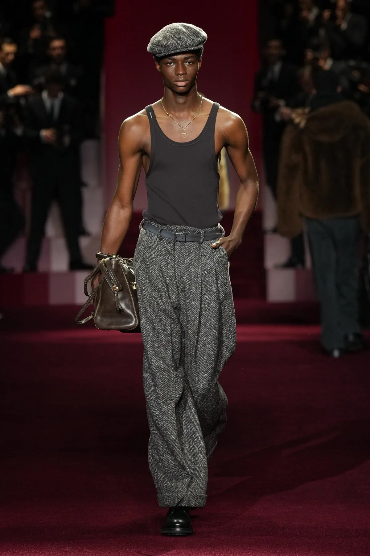 La collection Dolce&Gabbana Automne 2025 explore la célébrité et les paparazzis