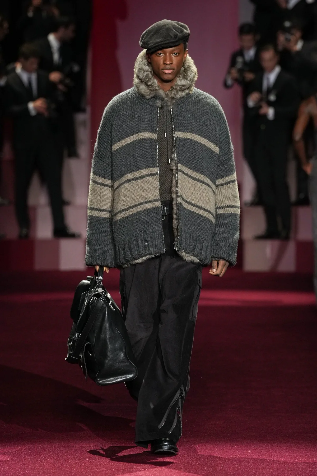 La collection Dolce&Gabbana Automne 2025 explore la célébrité et les paparazzis