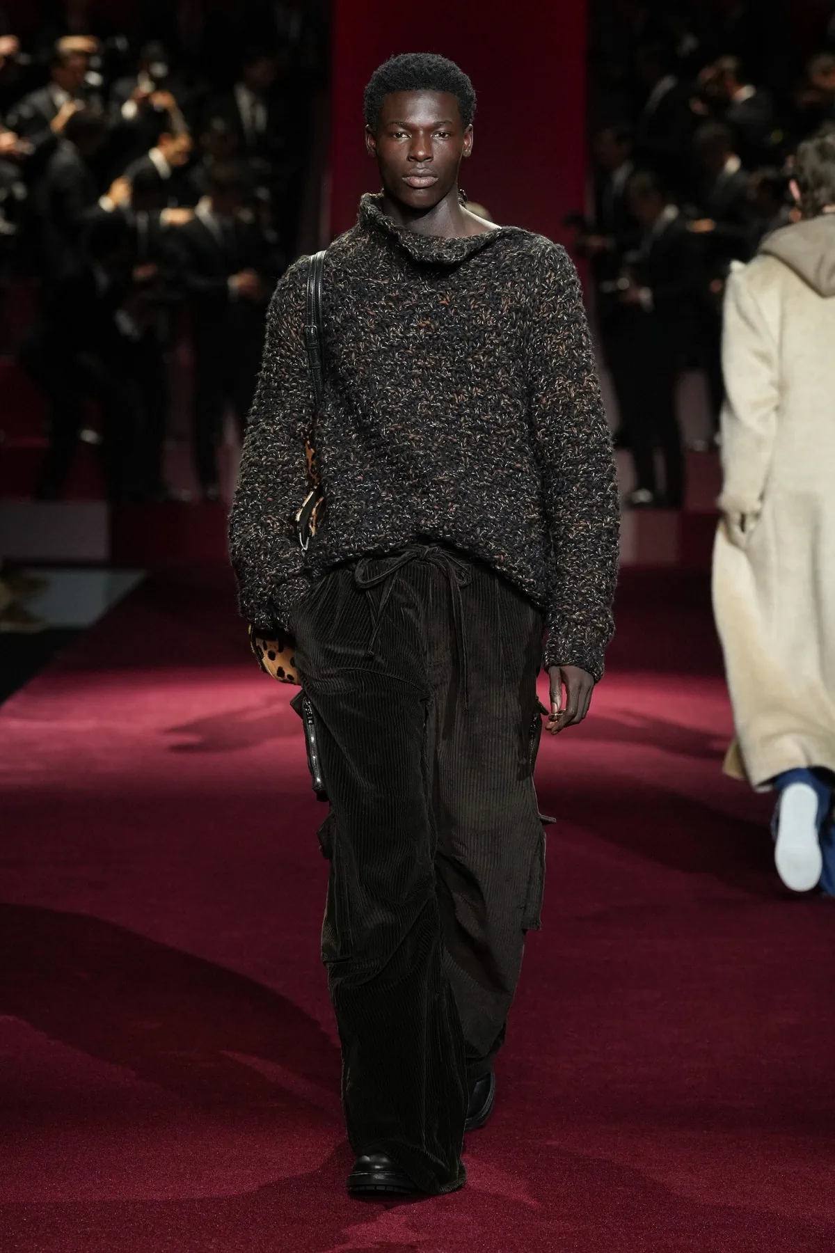 La collection Dolce&Gabbana Automne 2025 explore la célébrité et les paparazzis