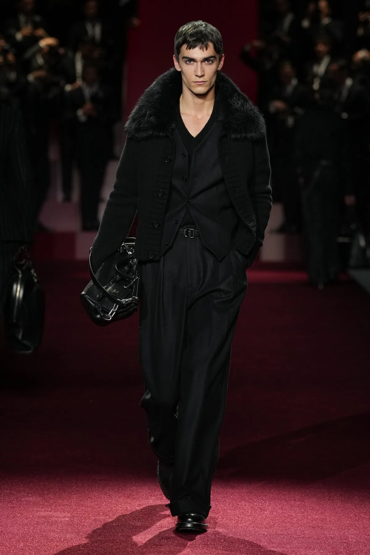 La collection Dolce&Gabbana Automne 2025 explore la célébrité et les paparazzis