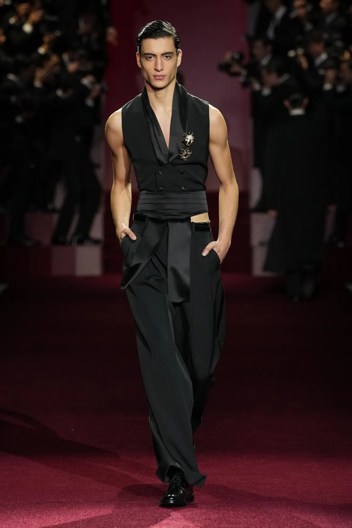 La collection Dolce&Gabbana Automne 2025 explore la célébrité et les paparazzis