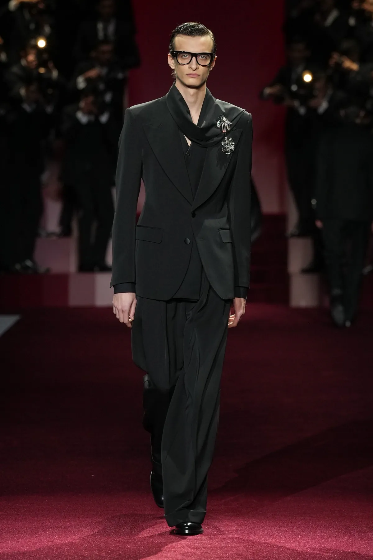 La collection Dolce&Gabbana Automne 2025 explore la célébrité et les paparazzis