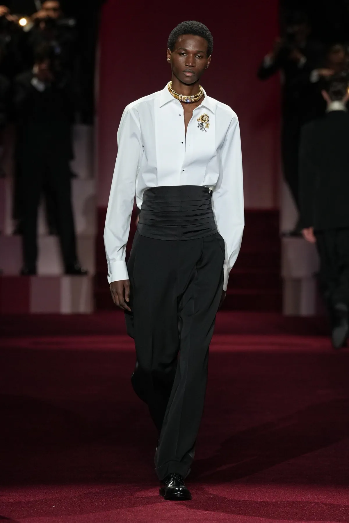 La collection Dolce&Gabbana Automne 2025 explore la célébrité et les paparazzis