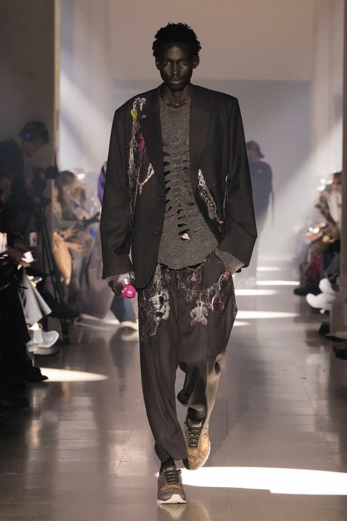 doublet réinvente les méchants des dessins animés dans sa collection automne 2025