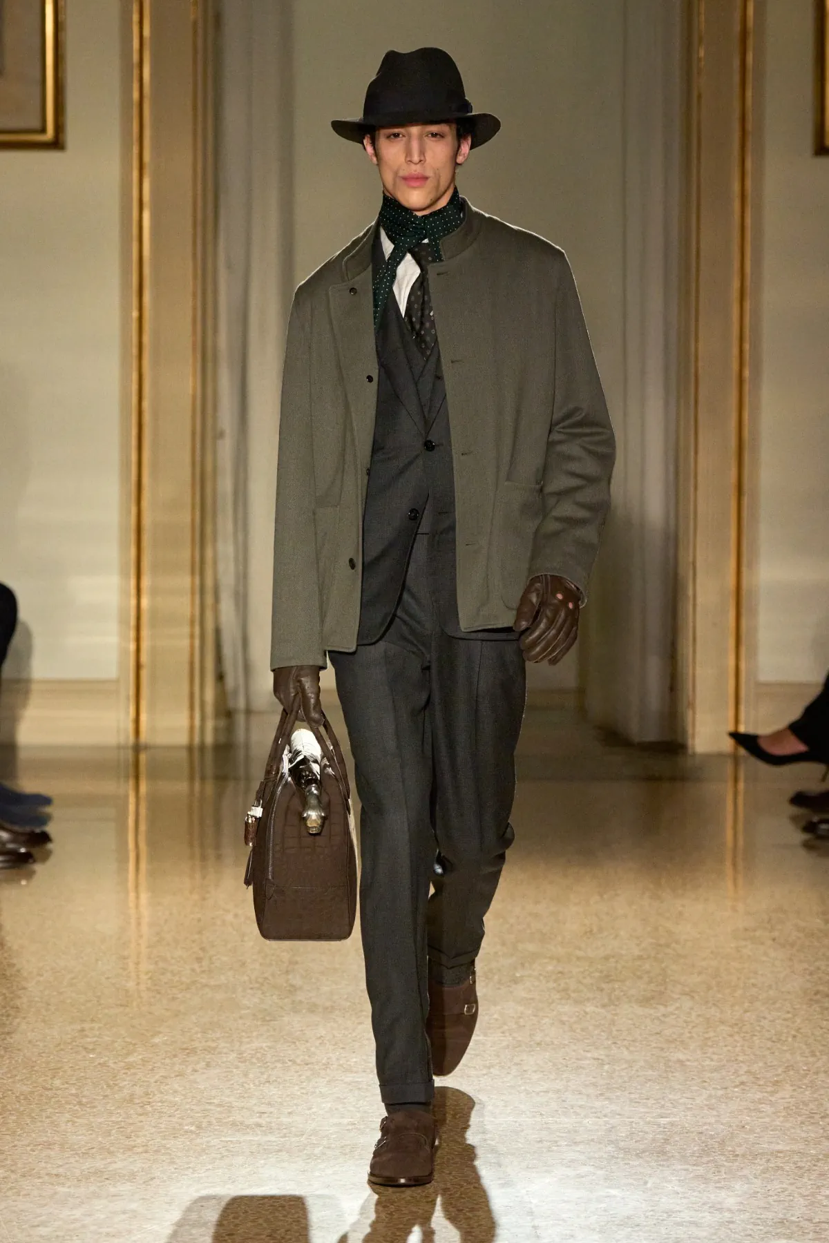La collection dunhill Automne 2025 fait revivre le classicisme anglais avec une élégance moderne