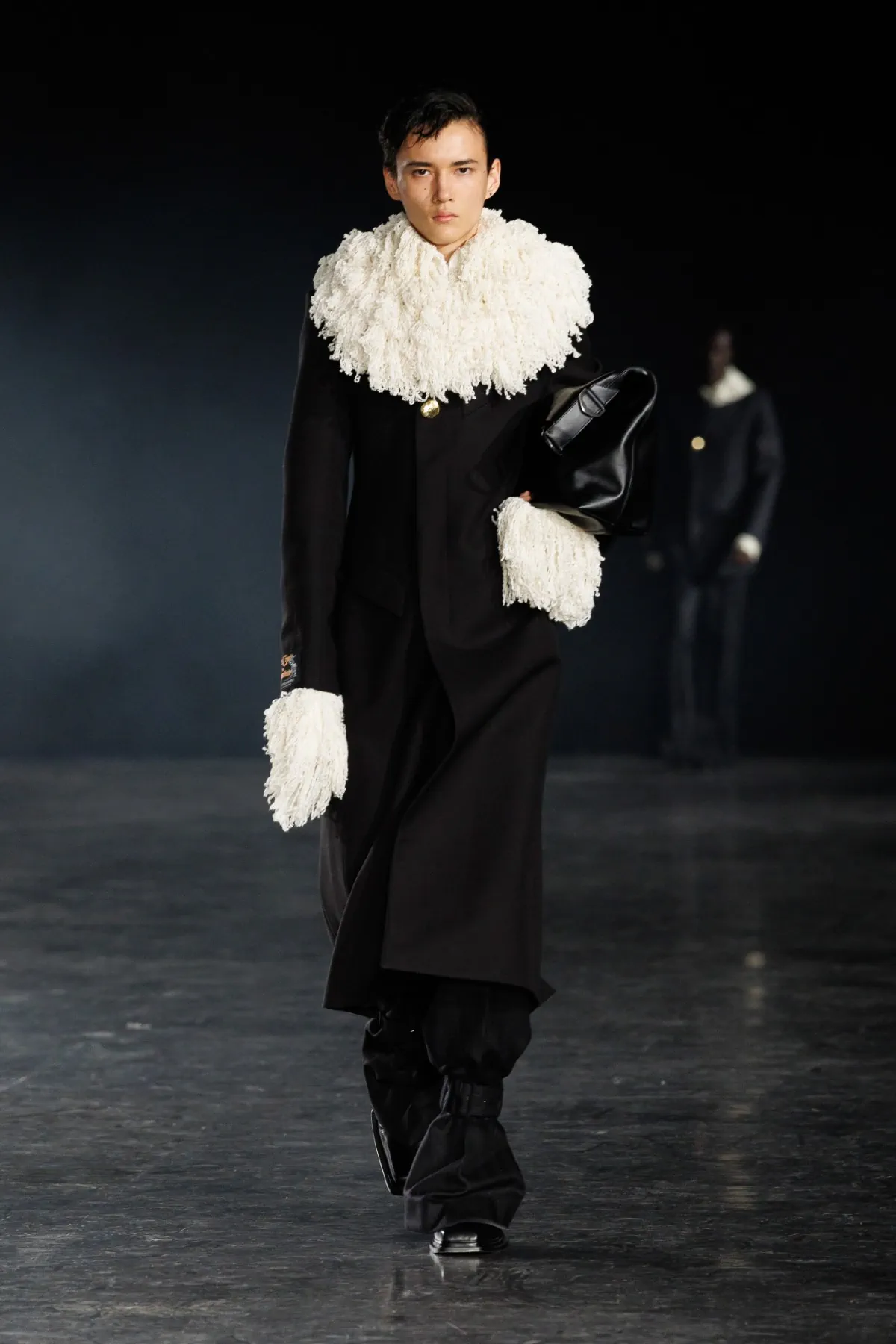 Pour l'automne 2025, EGONLAB se fait le champion d'une rébellion élégante et d'une sophistication sur mesure