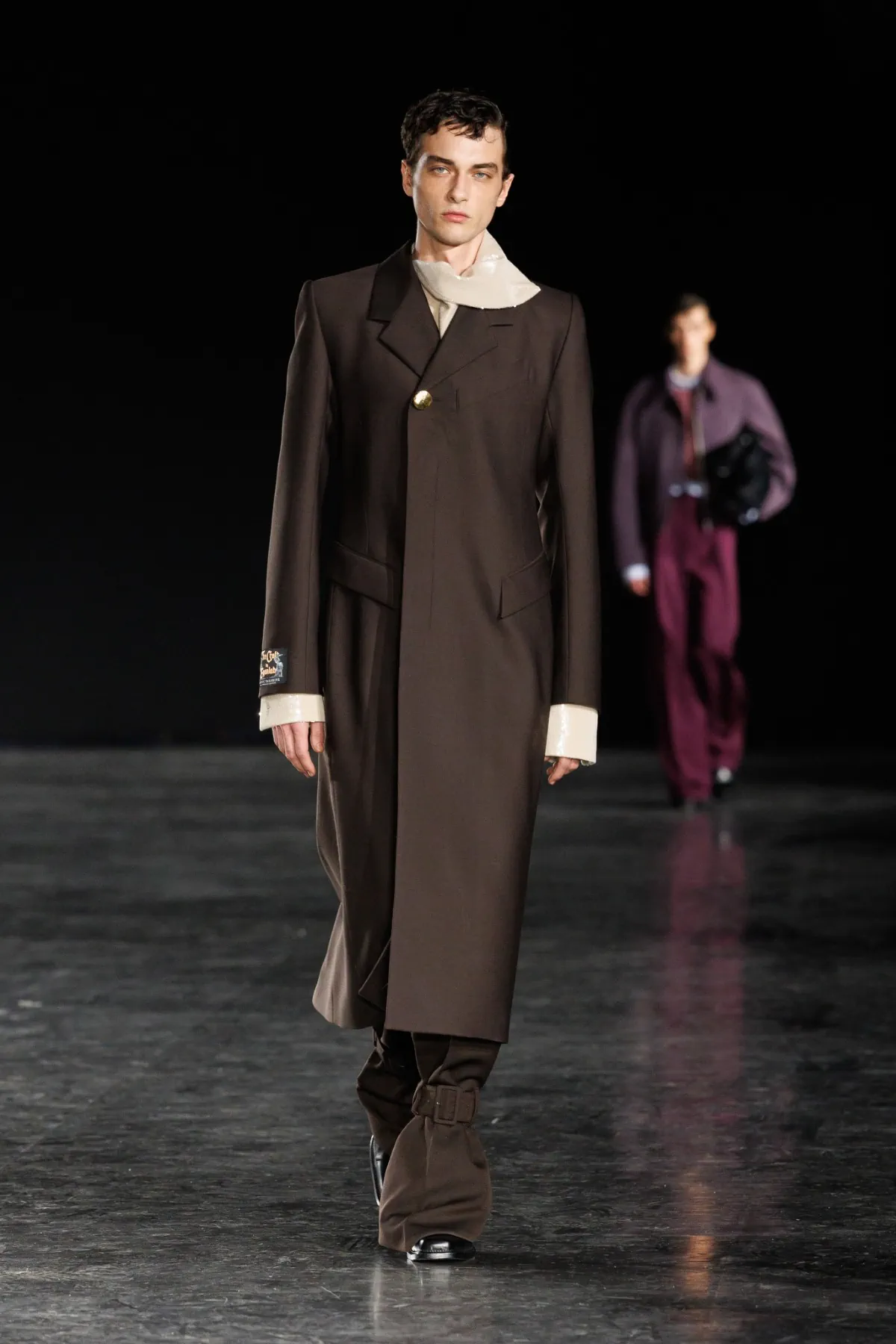 Pour l'automne 2025, EGONLAB se fait le champion d'une rébellion élégante et d'une sophistication sur mesure