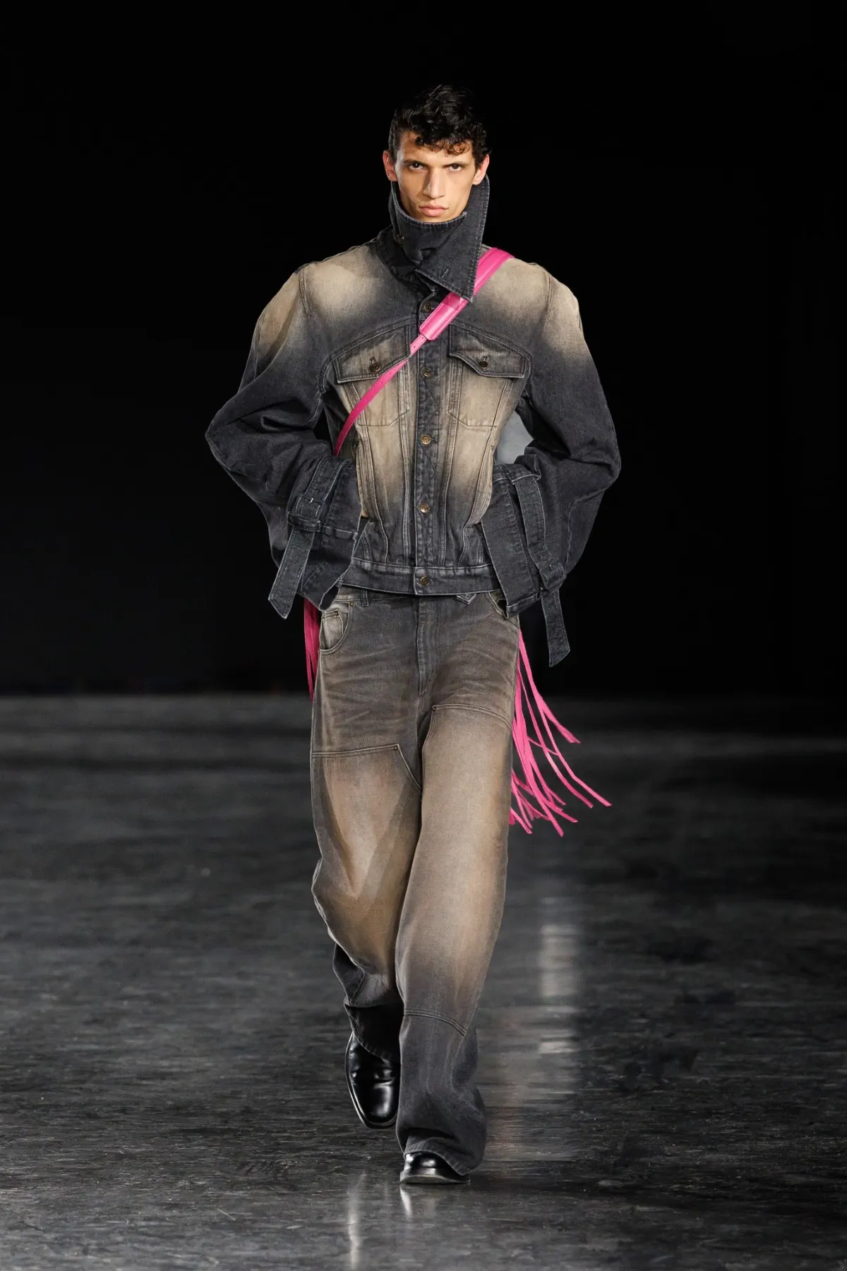 Pour l'automne 2025, EGONLAB se fait le champion d'une rébellion élégante et d'une sophistication sur mesure