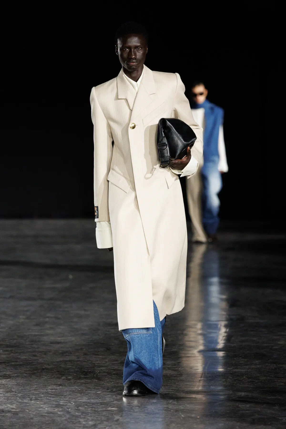 Pour l'automne 2025, EGONLAB se fait le champion d'une rébellion élégante et d'une sophistication sur mesure