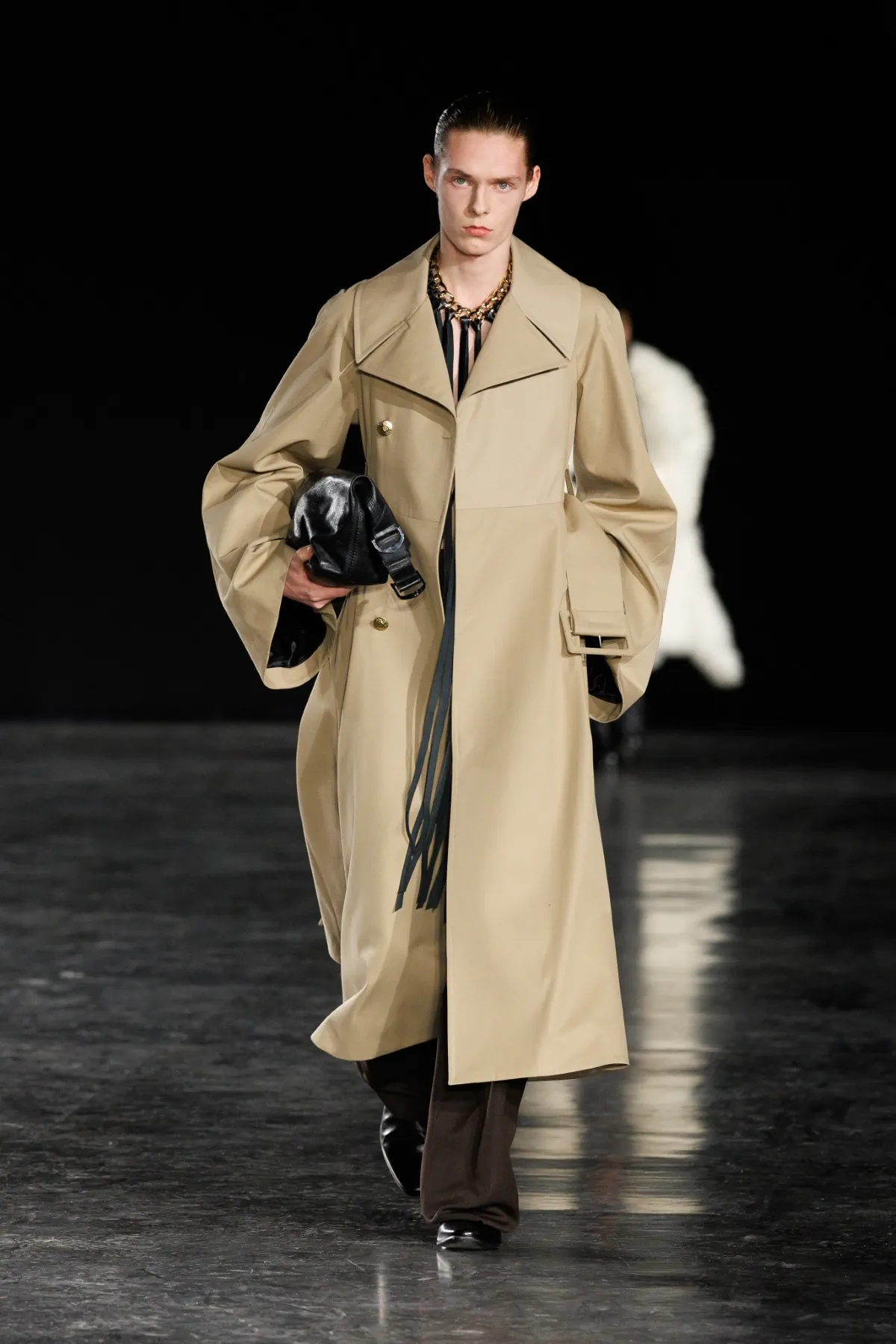 Pour l'automne 2025, EGONLAB se fait le champion d'une rébellion élégante et d'une sophistication sur mesure