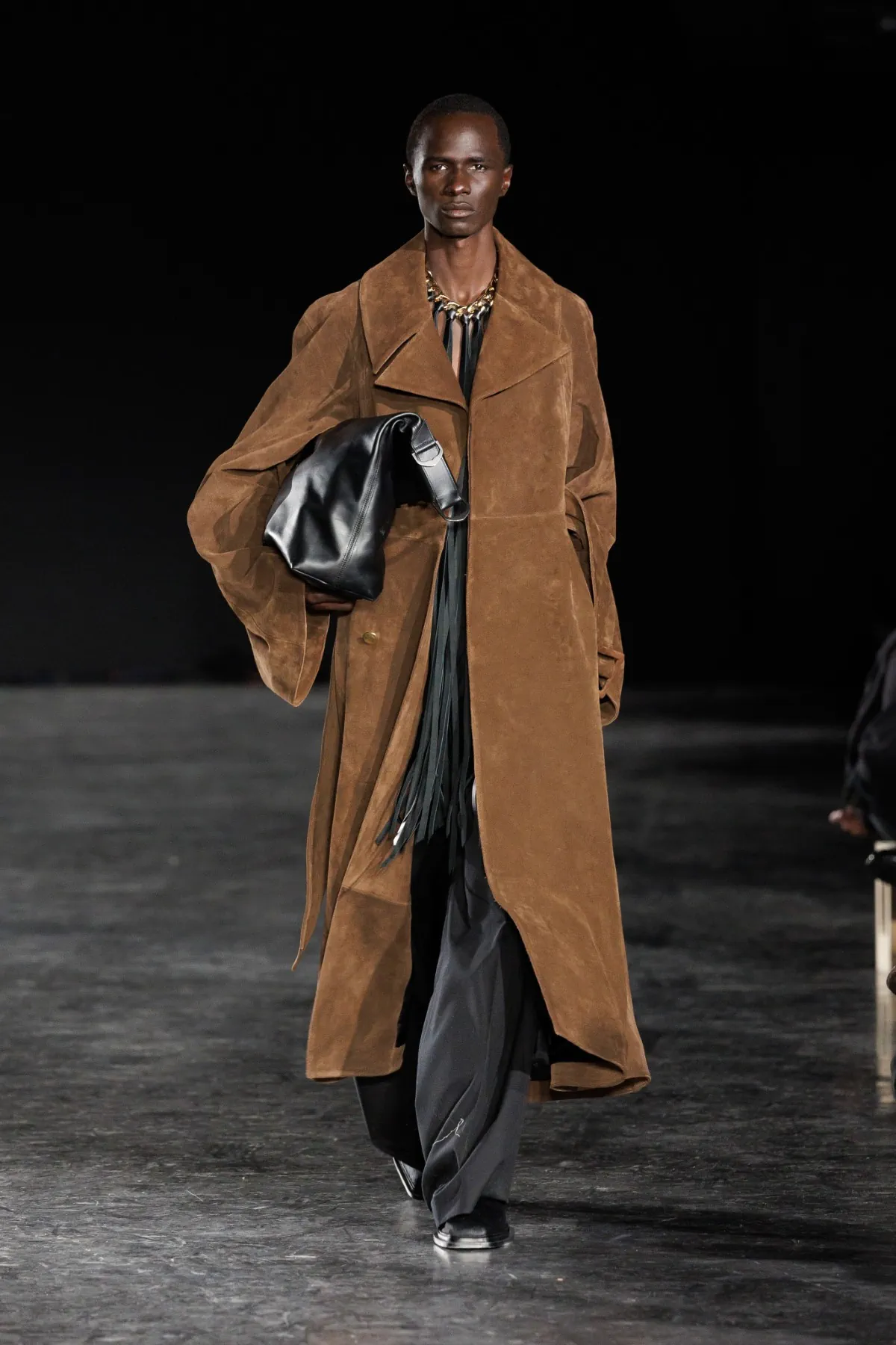 Pour l'automne 2025, EGONLAB se fait le champion d'une rébellion élégante et d'une sophistication sur mesure