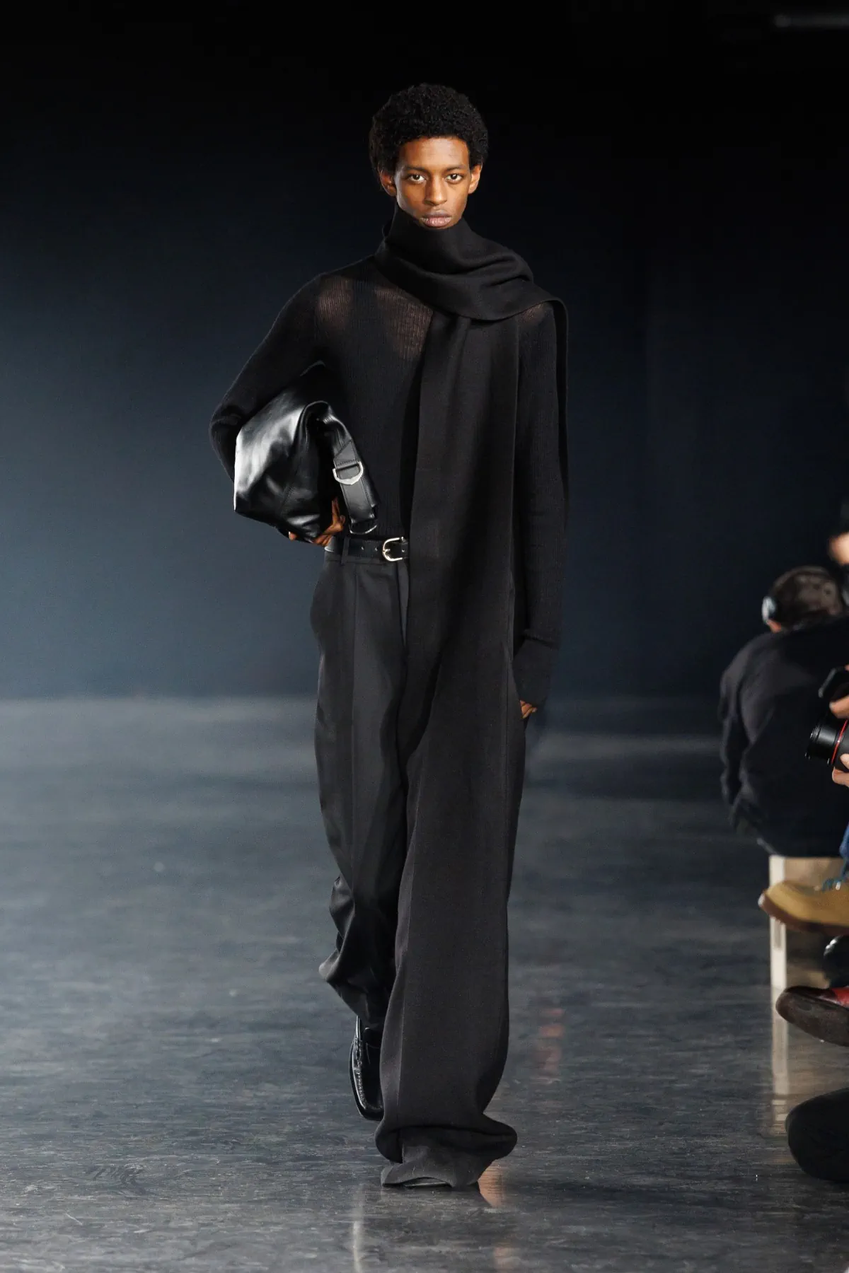 Pour l'automne 2025, EGONLAB se fait le champion d'une rébellion élégante et d'une sophistication sur mesure