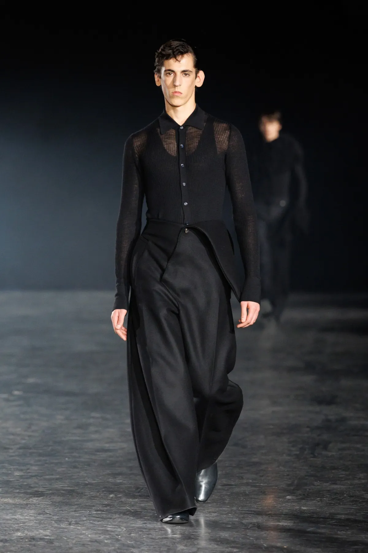 Pour l'automne 2025, EGONLAB se fait le champion d'une rébellion élégante et d'une sophistication sur mesure