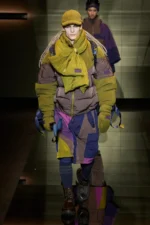Emporio Armani Fall Winter 2025 Milan Fashion Week 1 Emporio Armani automne 2025 : une séduisante fusion d'élégance bohème et de sophistication urbaine