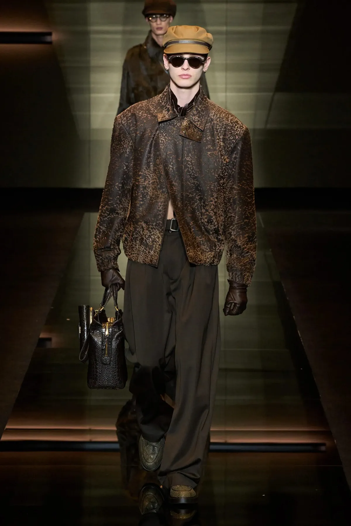 Emporio Armani automne 2025 : une séduisante fusion d'élégance bohème et de sophistication urbaine