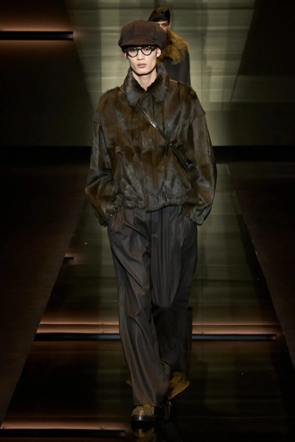 Emporio Armani automne 2025 : une séduisante fusion d'élégance bohème et de sophistication urbaine