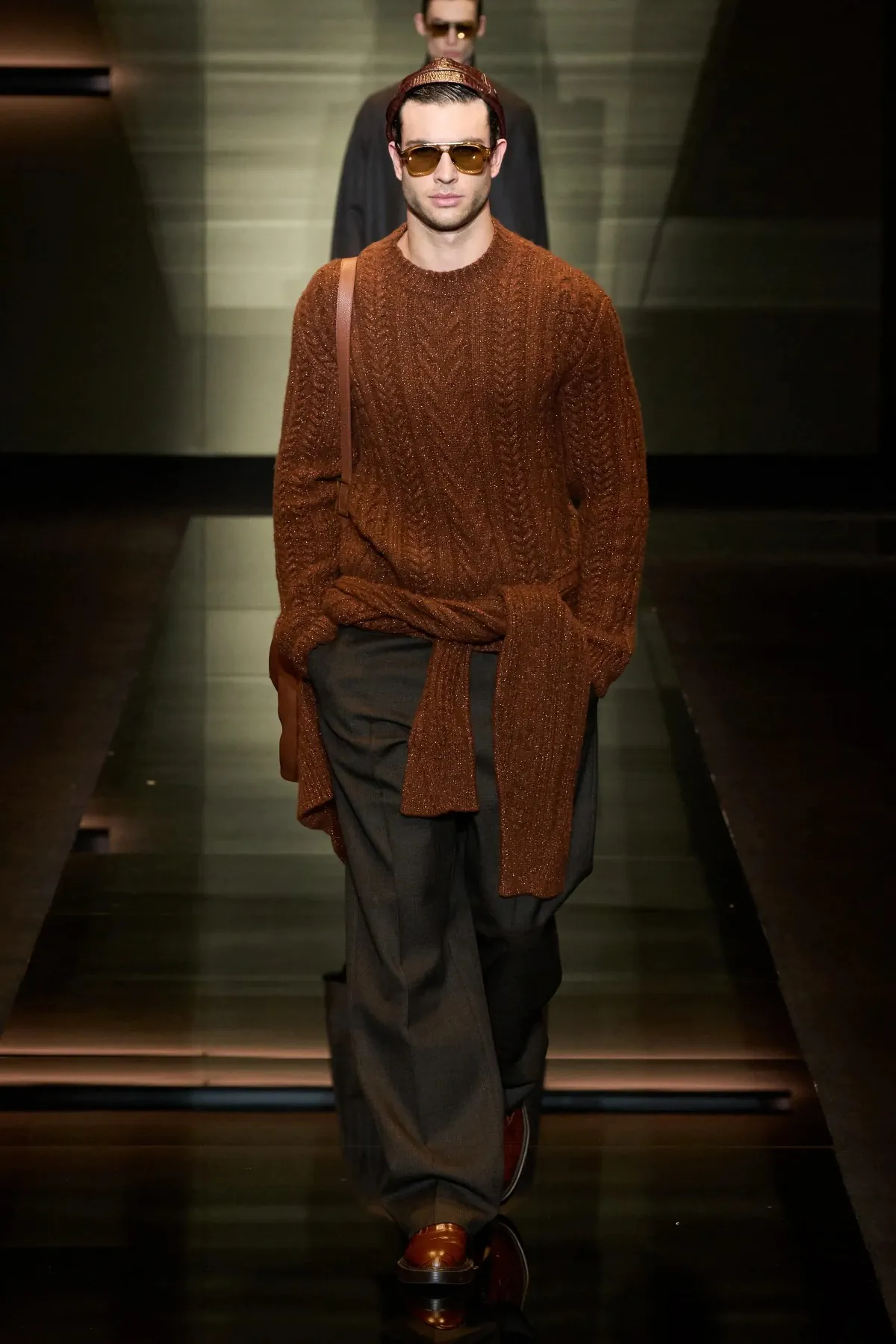 Emporio Armani automne 2025 : une séduisante fusion d'élégance bohème et de sophistication urbaine