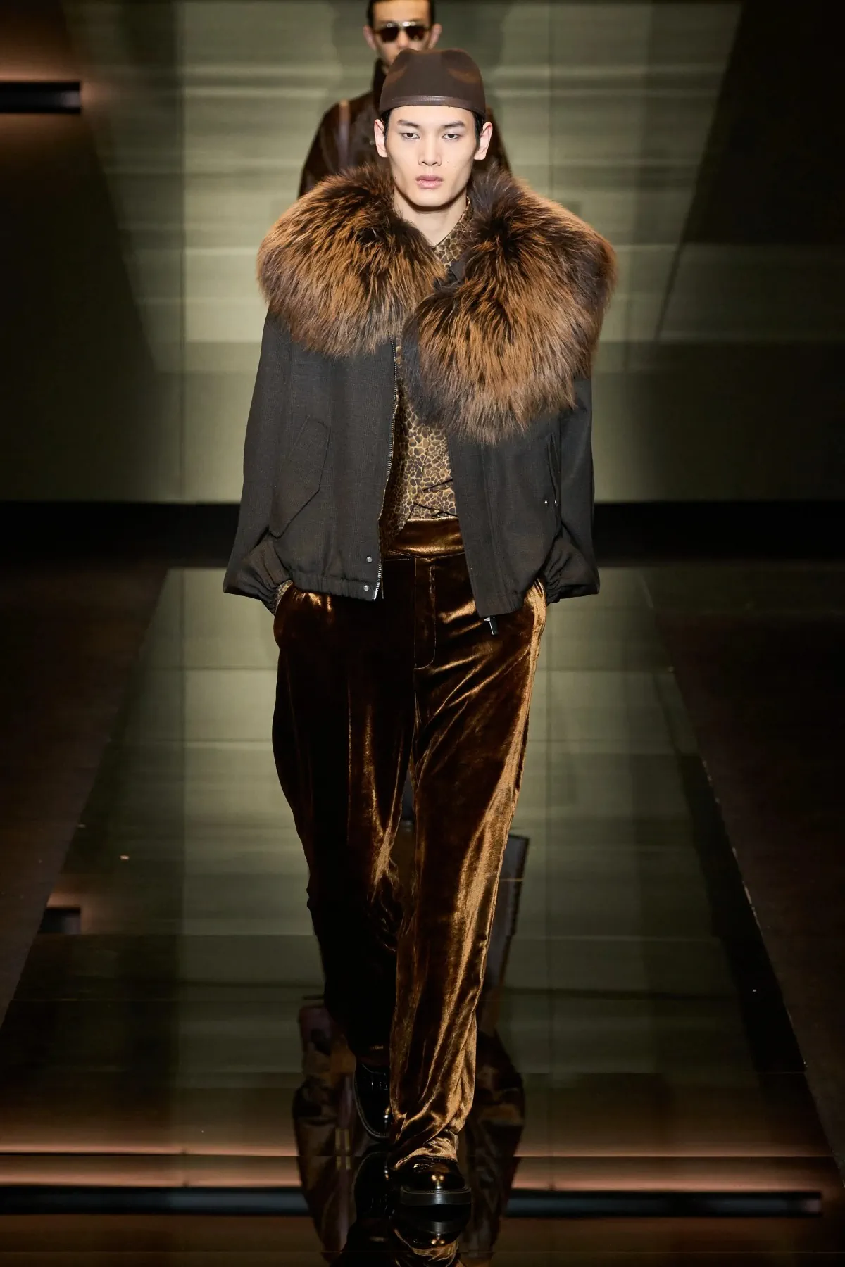 Emporio Armani automne 2025 : une séduisante fusion d'élégance bohème et de sophistication urbaine