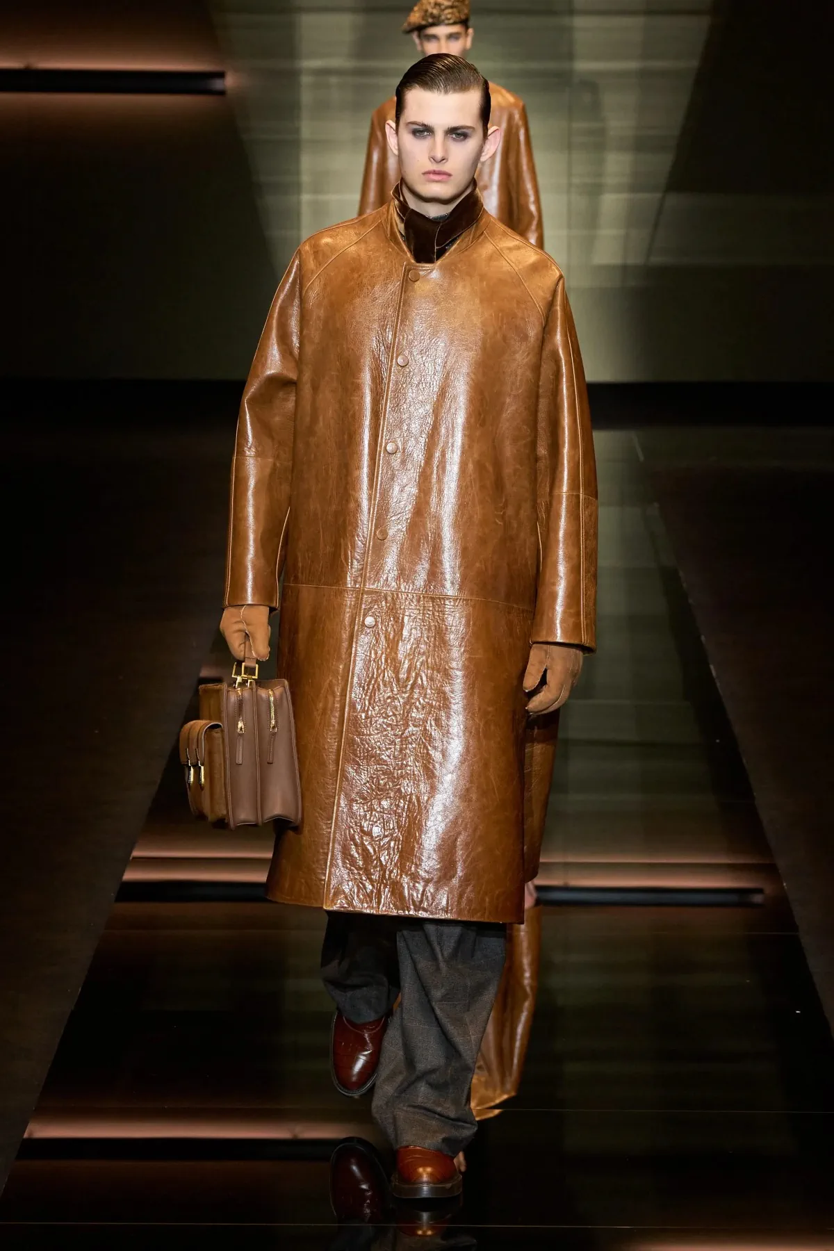Emporio Armani automne 2025 : une séduisante fusion d'élégance bohème et de sophistication urbaine