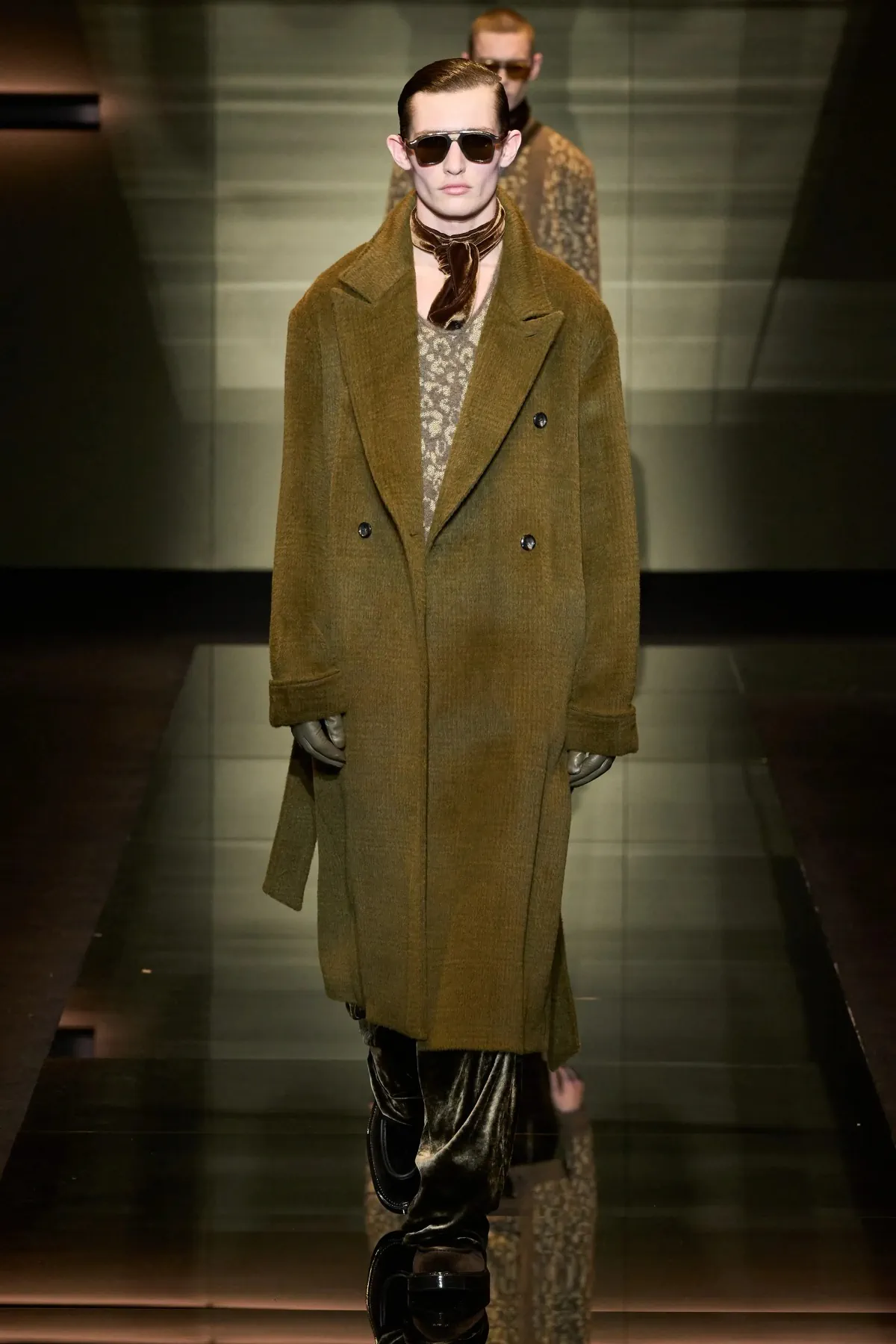 Emporio Armani automne 2025 : une séduisante fusion d'élégance bohème et de sophistication urbaine