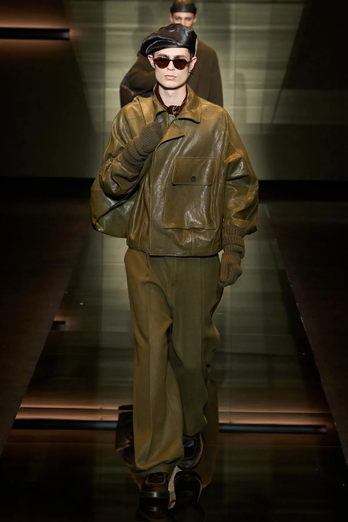 Emporio Armani automne 2025 : une séduisante fusion d'élégance bohème et de sophistication urbaine