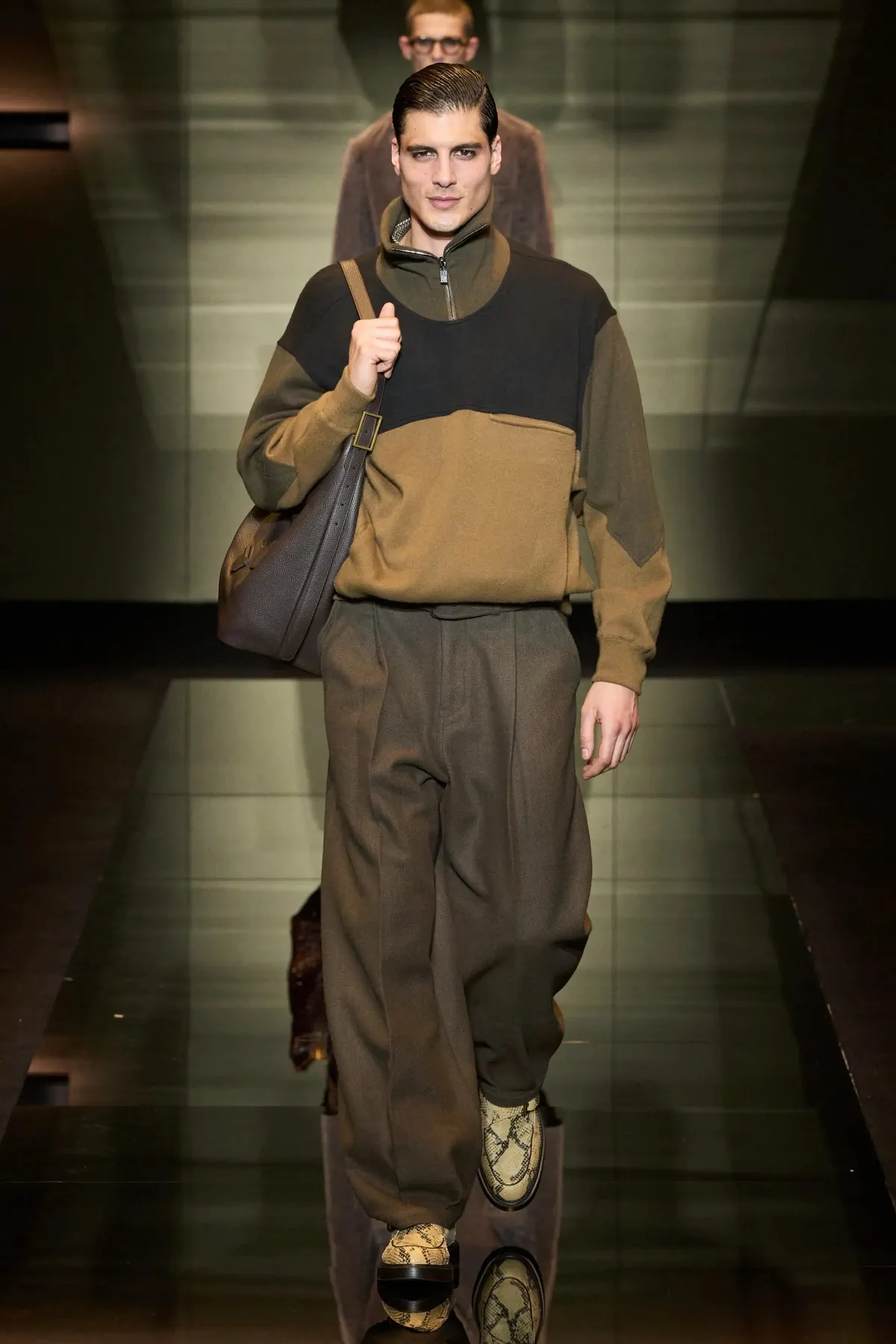 Emporio Armani automne 2025 : une séduisante fusion d'élégance bohème et de sophistication urbaine
