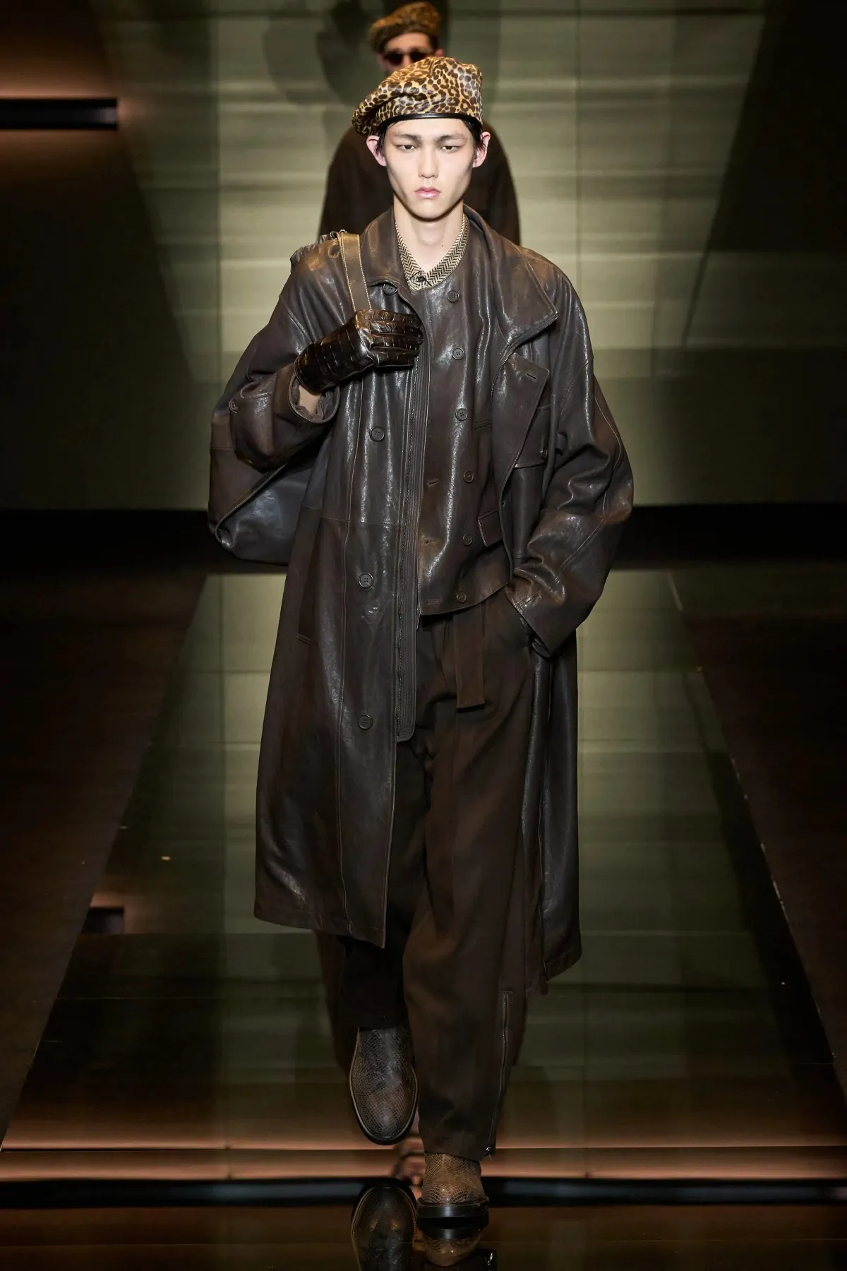 Emporio Armani automne 2025 : une séduisante fusion d'élégance bohème et de sophistication urbaine