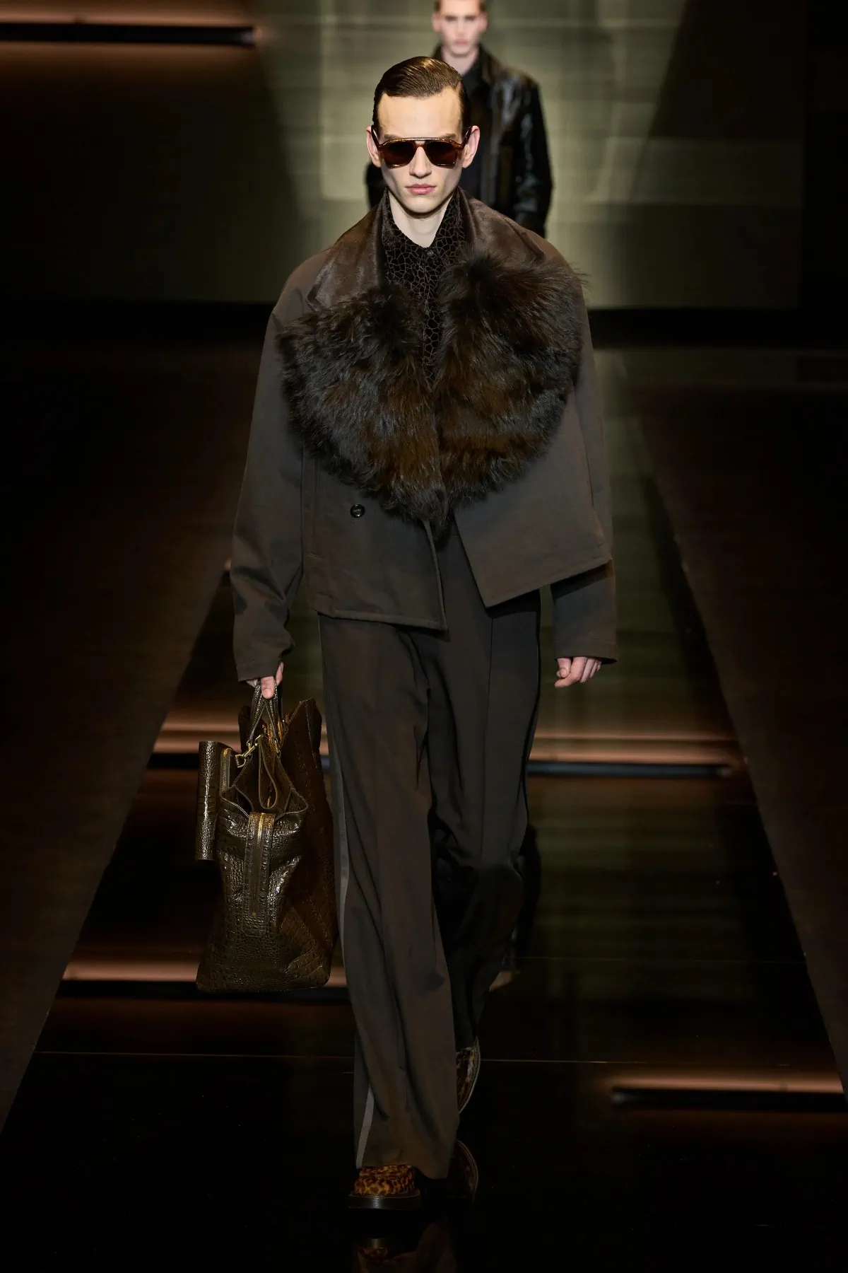 Emporio Armani automne 2025 : une séduisante fusion d'élégance bohème et de sophistication urbaine