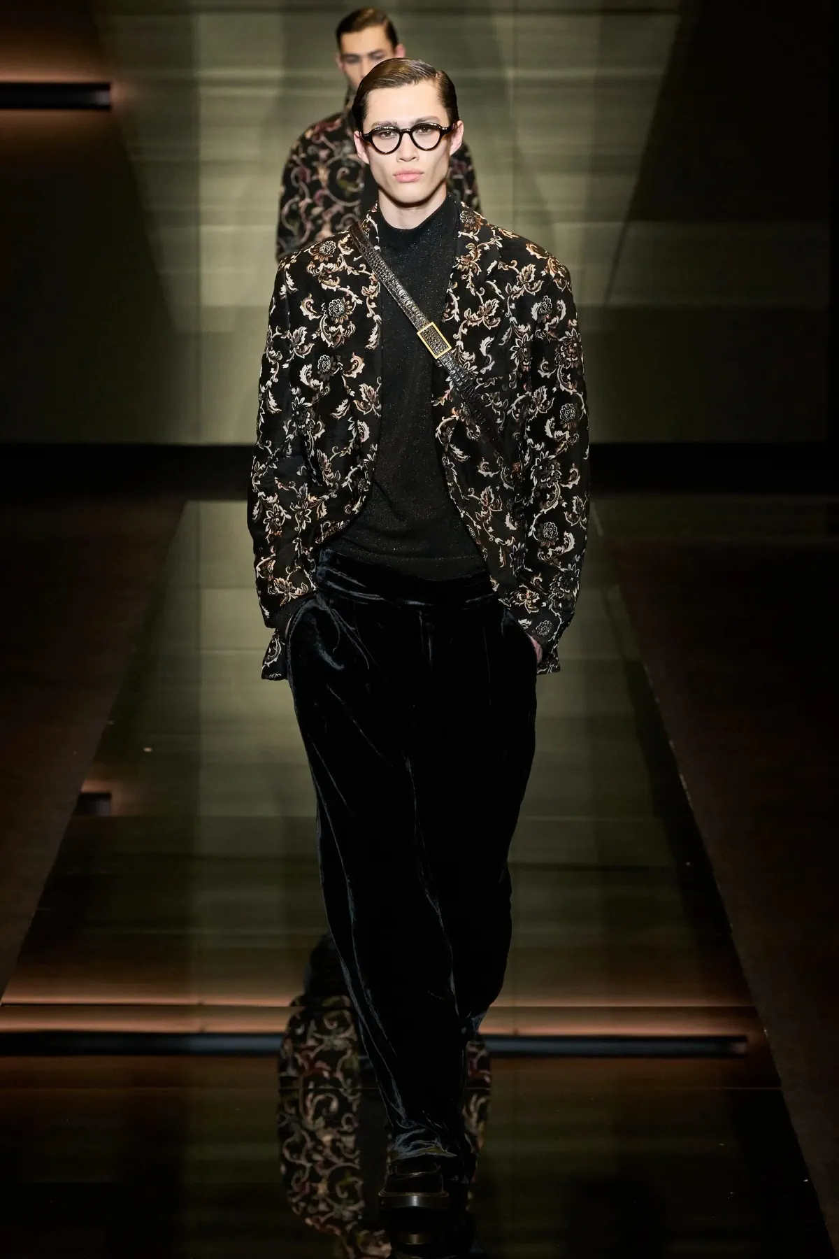 Emporio Armani automne 2025 : une séduisante fusion d'élégance bohème et de sophistication urbaine