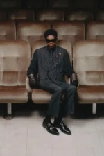 Ernest W. Baker Fall Winter 2025 Paris Fashion Week 1 Pour l'automne 2025, ERNEST W. BAKER s'inspire de l'artisanat et du mystère cinématographique