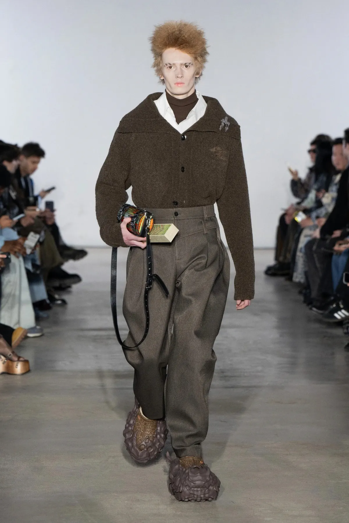 Feng Chen Wang libère des bêtes fantastiques pour l'automne 2025