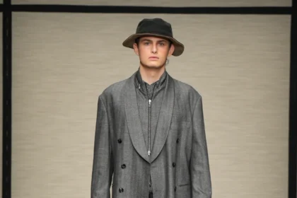 La collection Giorgio Armani Automne 2025 annonce une nouvelle ère dans la mode masculine