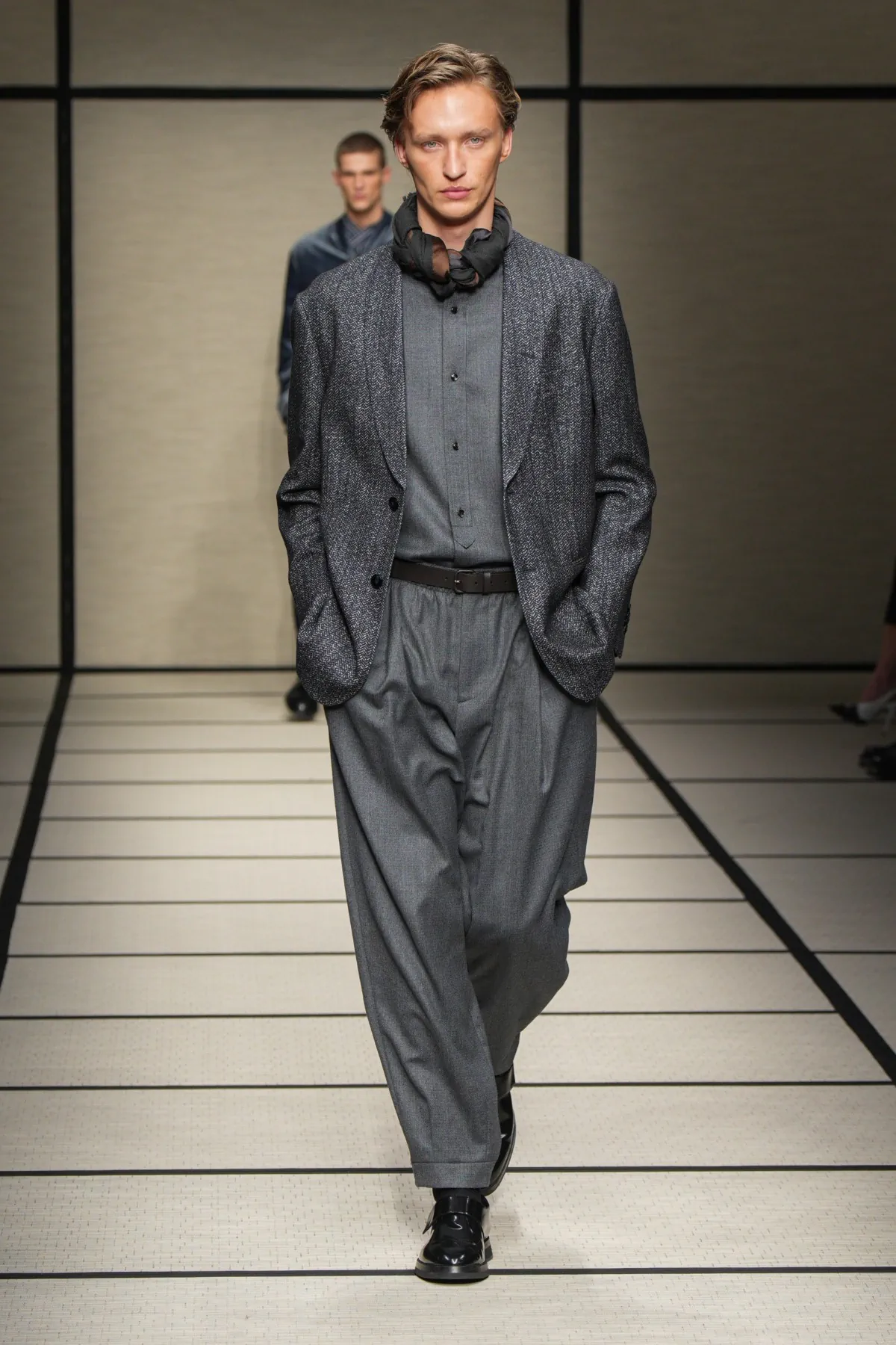 La collection Giorgio Armani Automne 2025 annonce une nouvelle ère dans la mode masculine