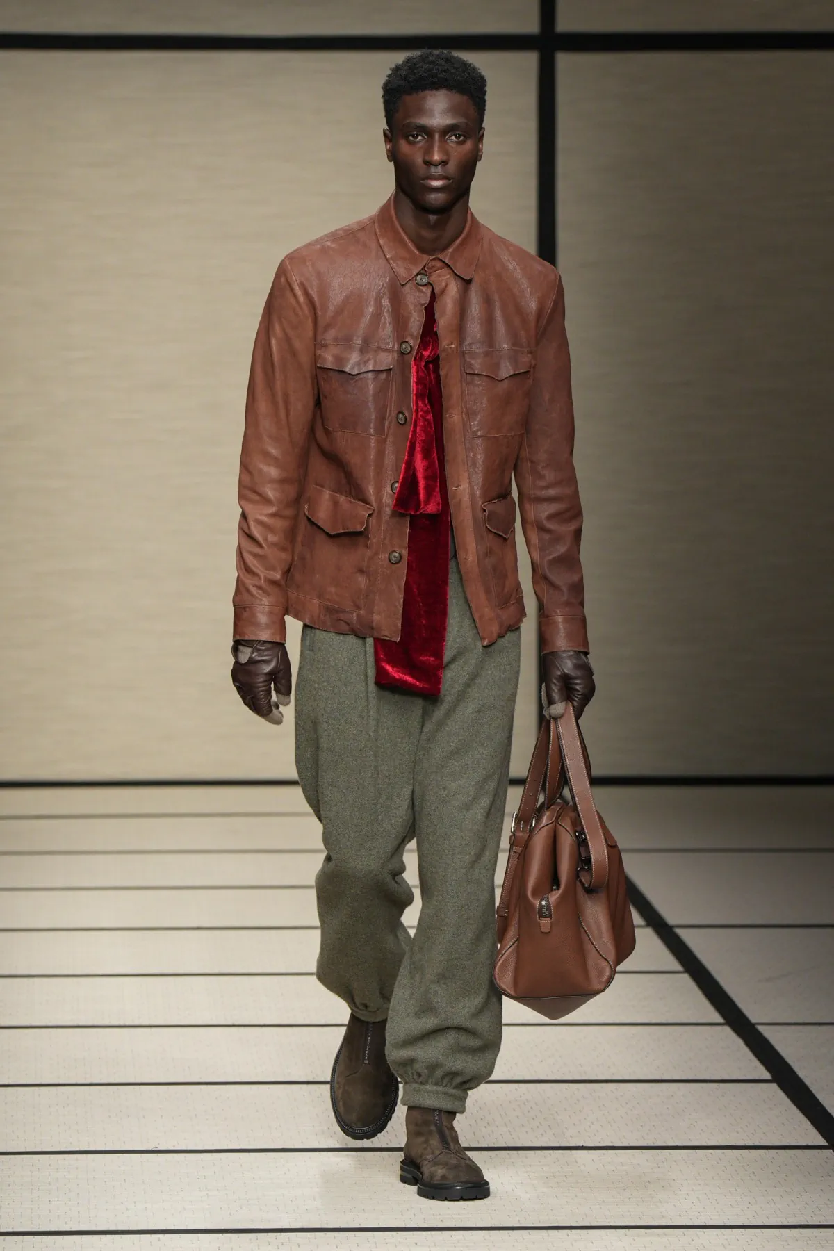 La collection Giorgio Armani Automne 2025 annonce une nouvelle ère dans la mode masculine